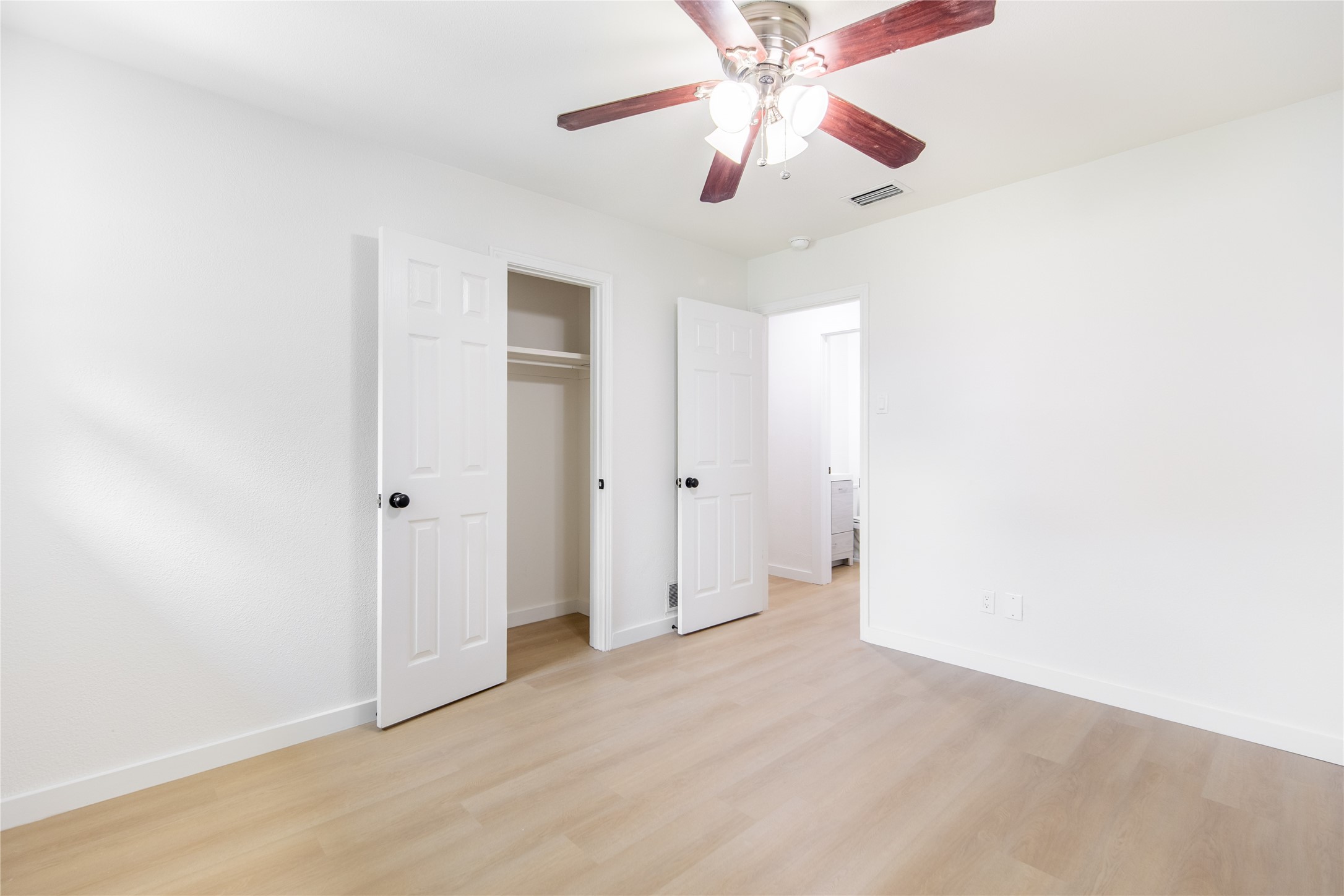 1021 Pleasant Valley Road Garland TX 75040