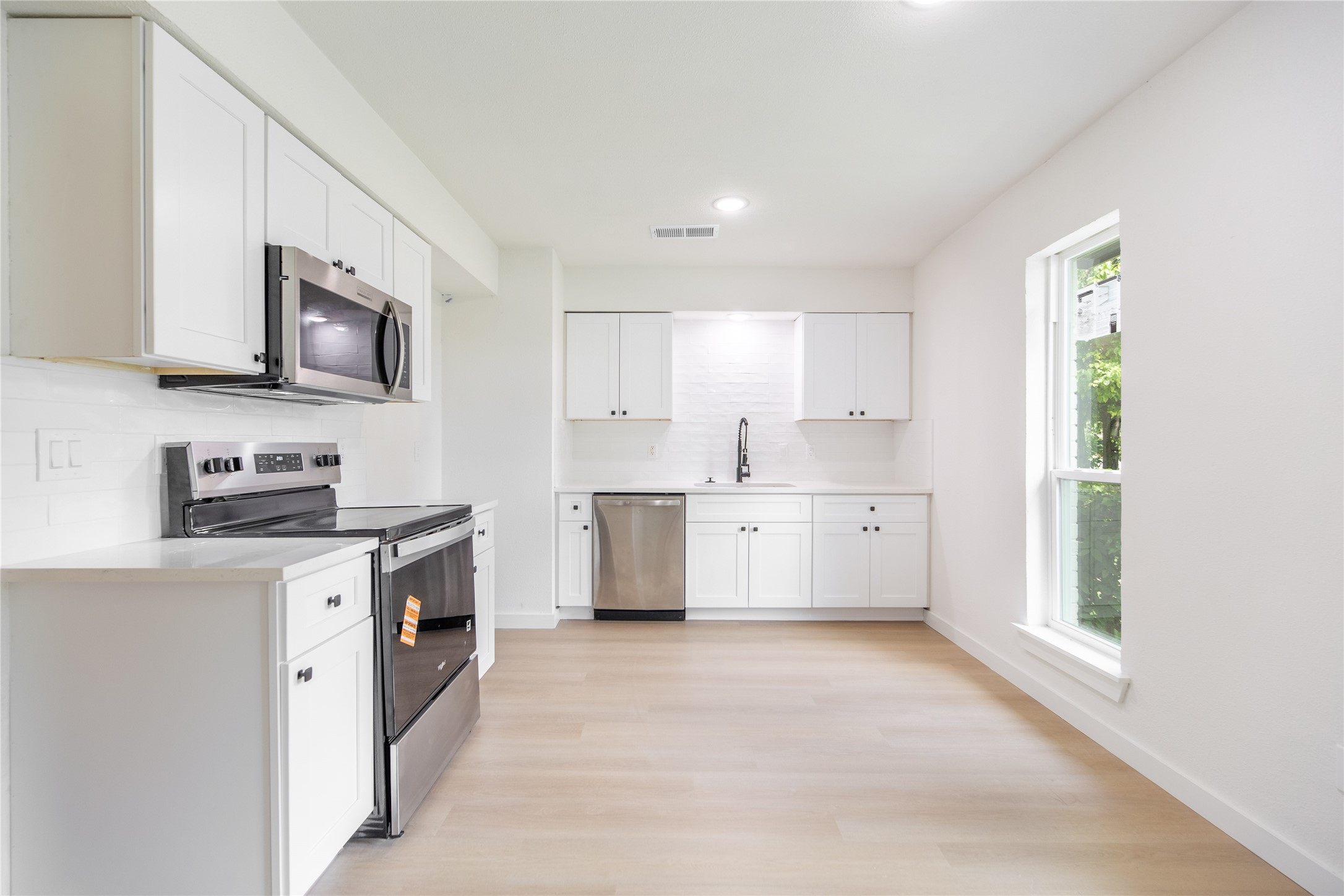 1021 Pleasant Valley Road Garland TX 75040