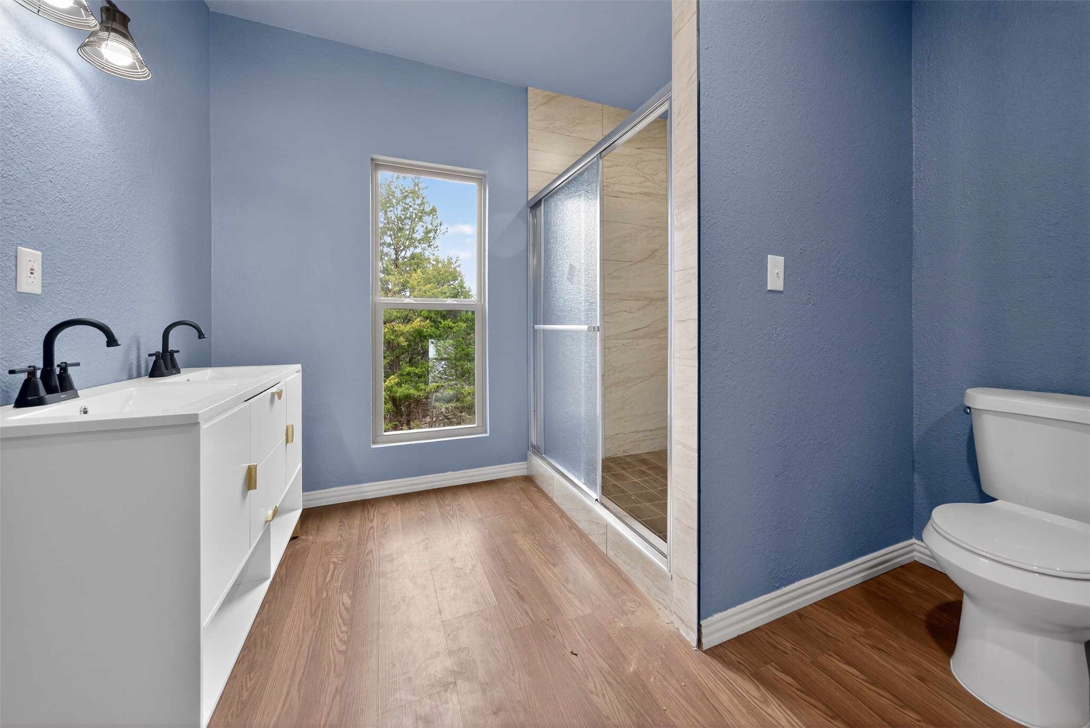 469 Holly Glen Murchison TX 75778