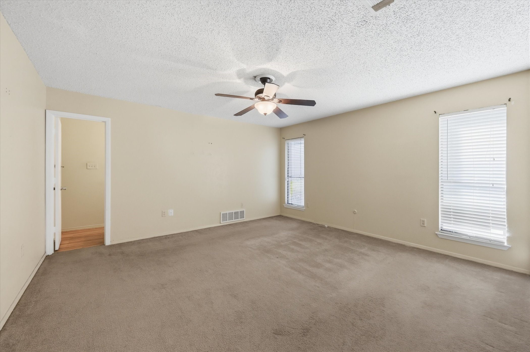 1503 N Fielder Road Arlington TX 76012