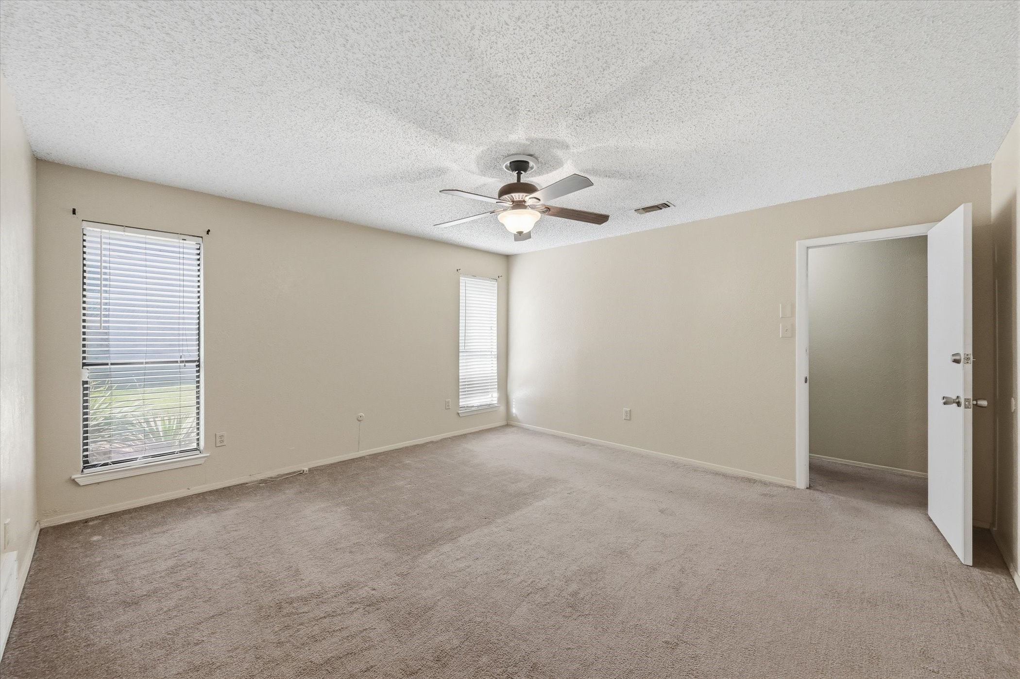1503 N Fielder Road Arlington TX 76012