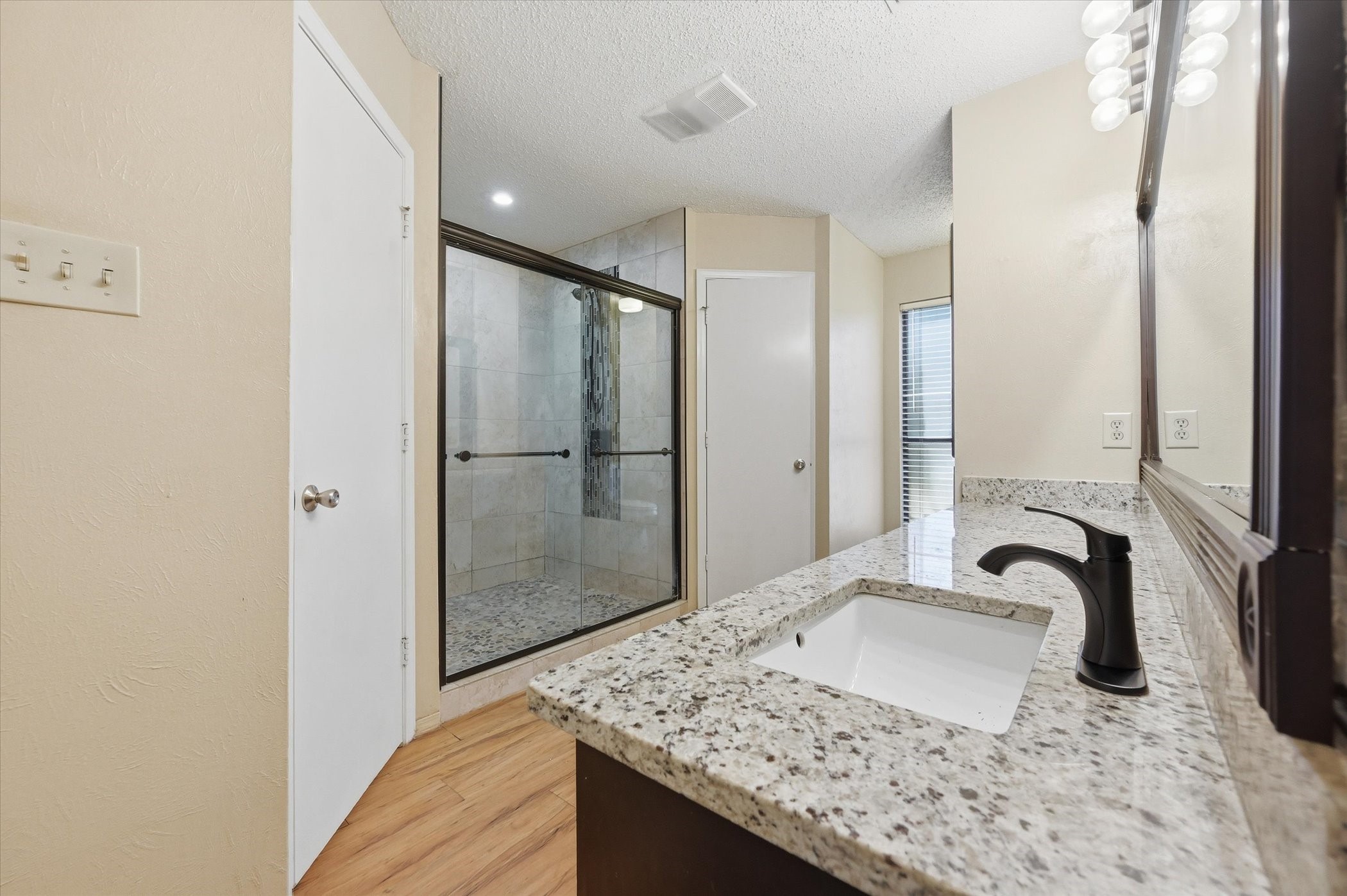 1503 N Fielder Road Arlington TX 76012