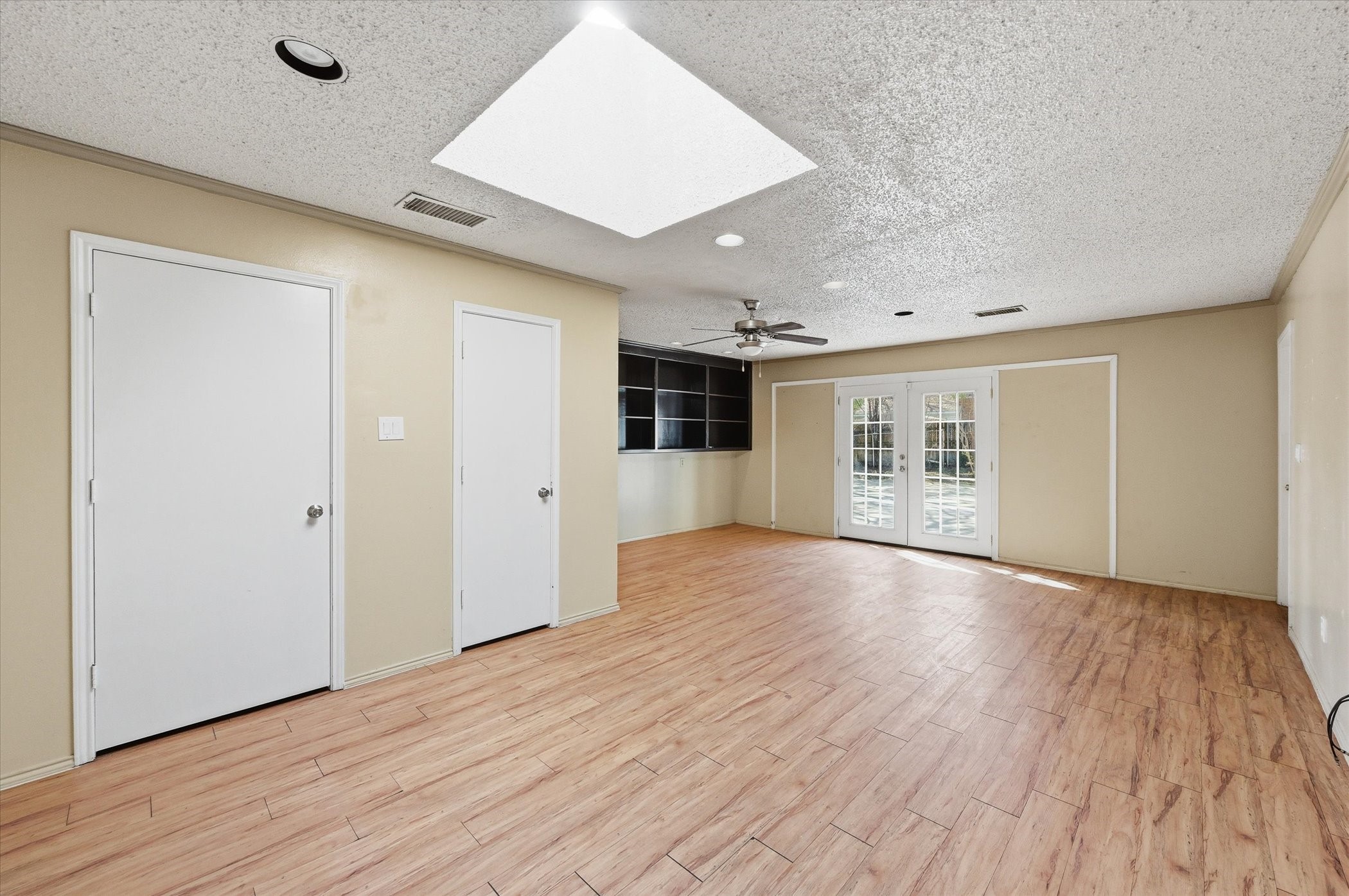1503 N Fielder Road Arlington TX 76012