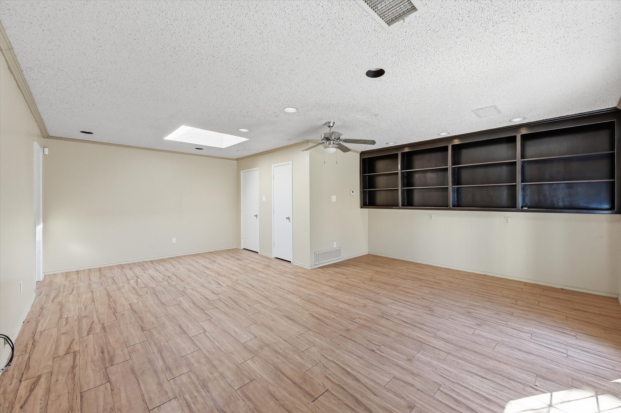 1503 N Fielder Road Arlington TX 76012