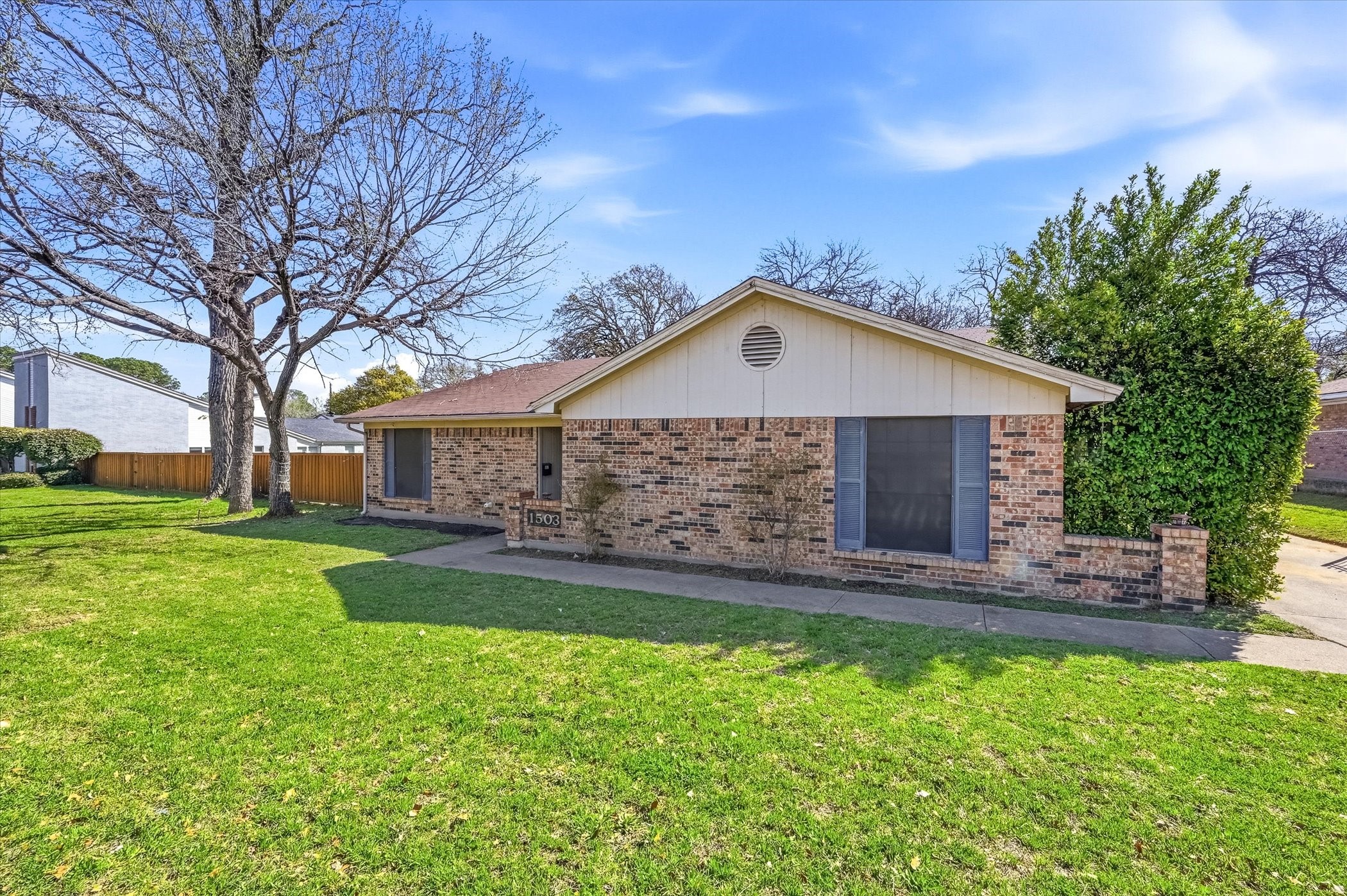 1503 N Fielder Road Arlington TX 76012