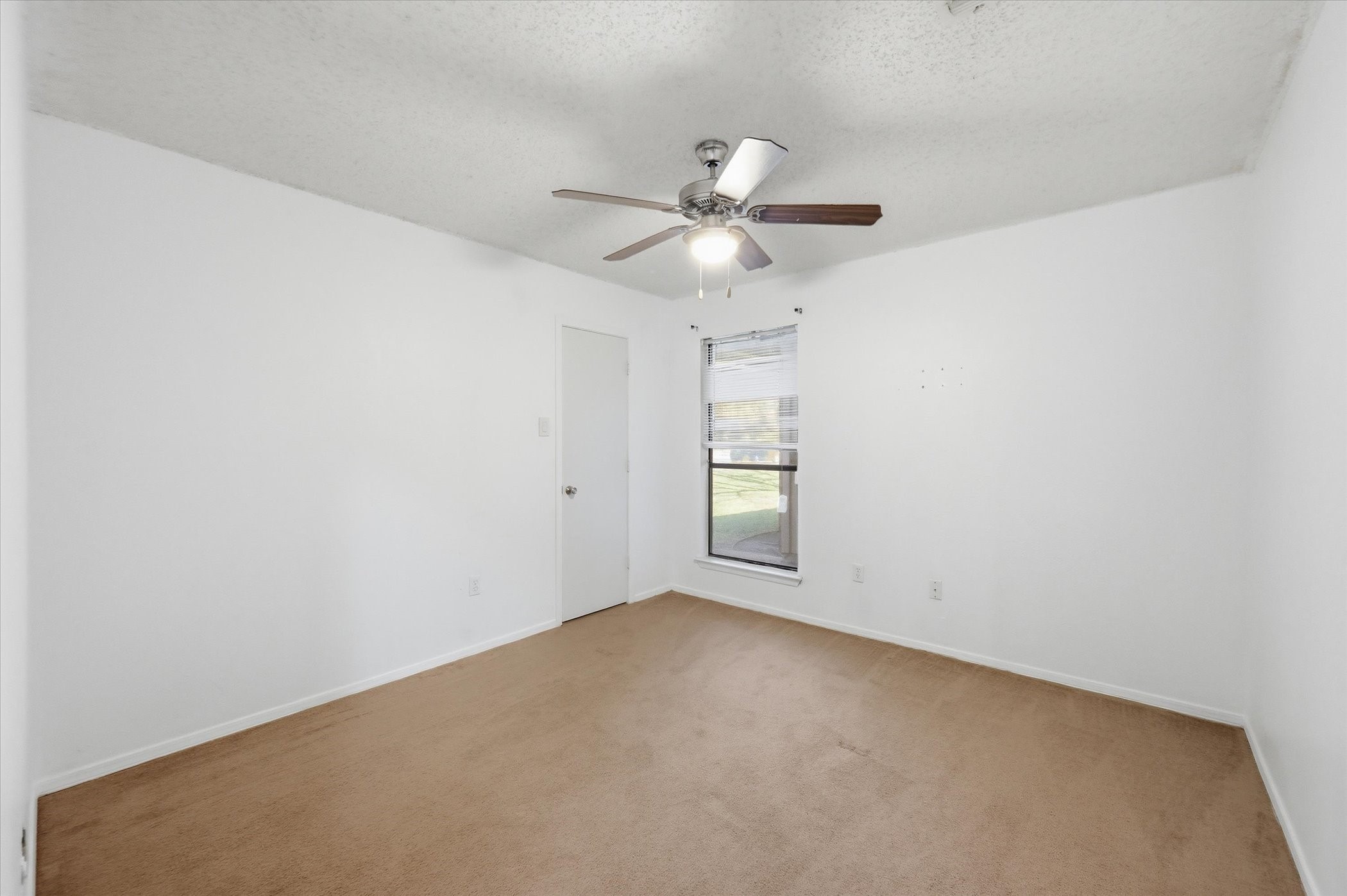 1503 N Fielder Road Arlington TX 76012