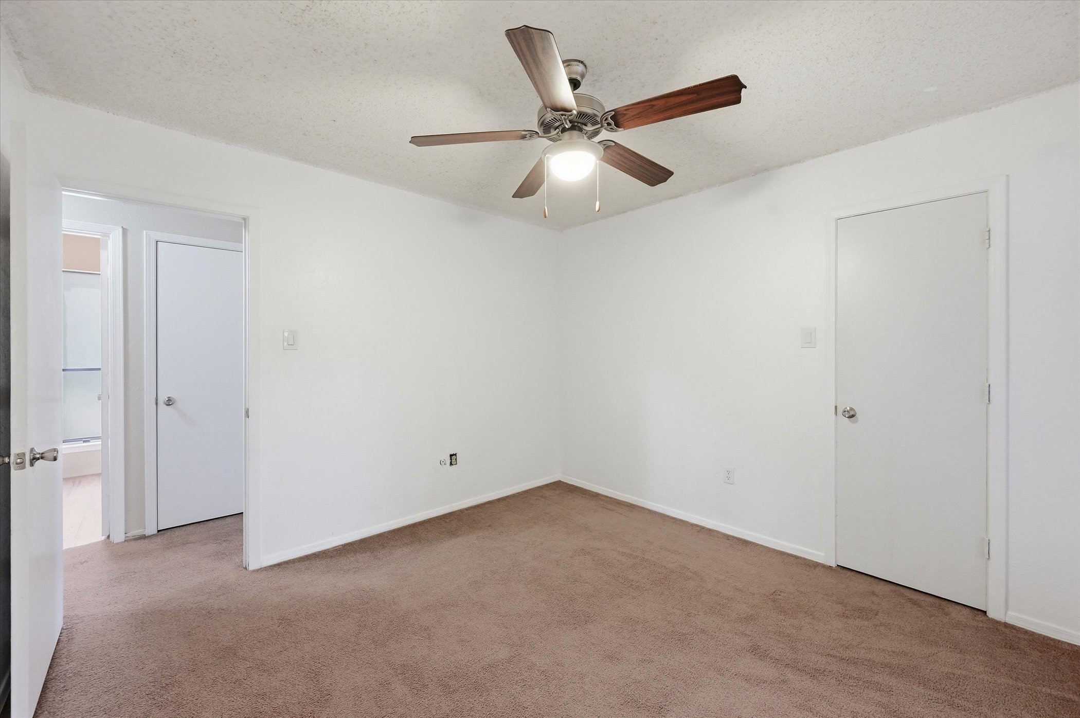 1503 N Fielder Road Arlington TX 76012
