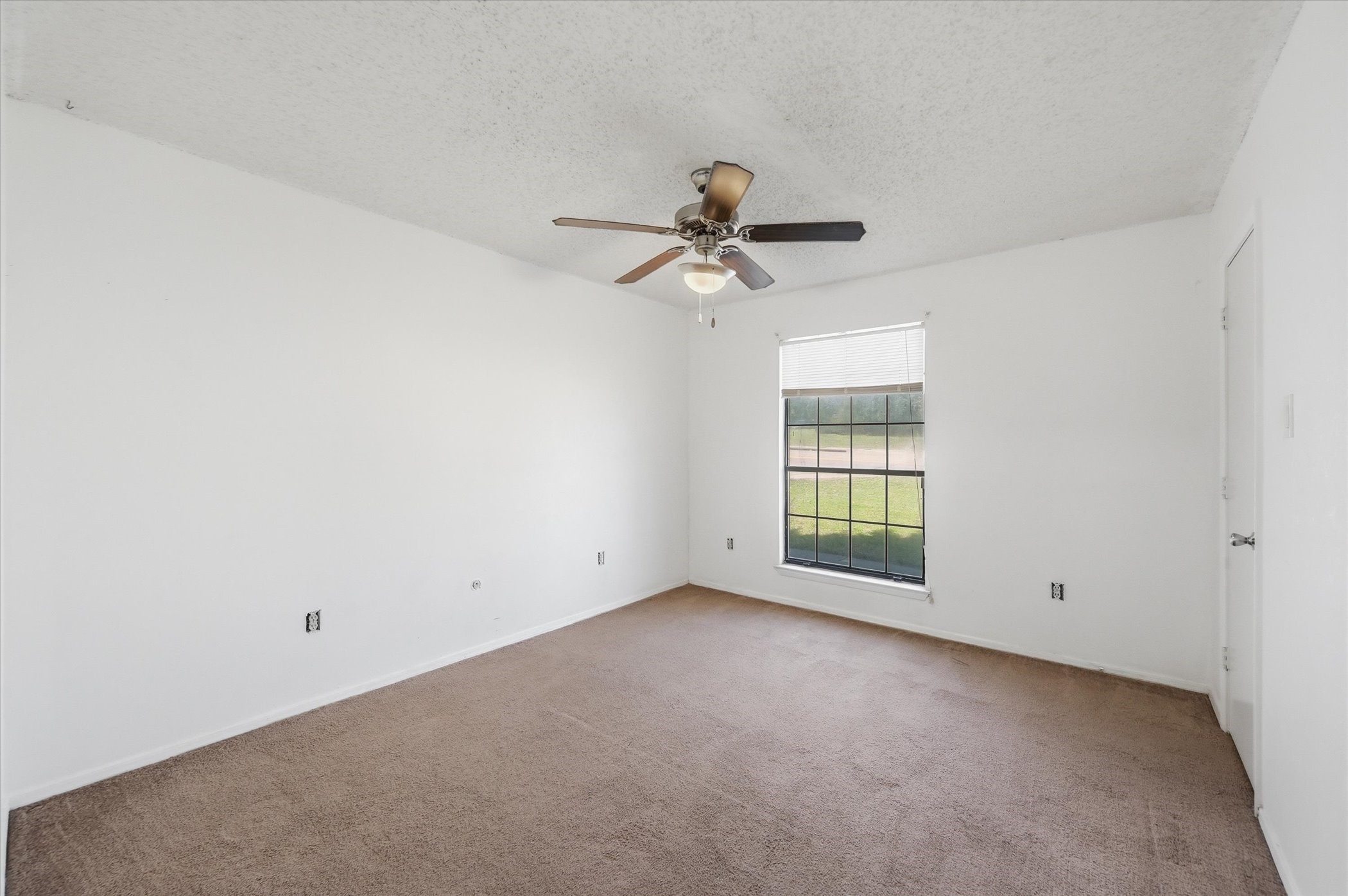 1503 N Fielder Road Arlington TX 76012