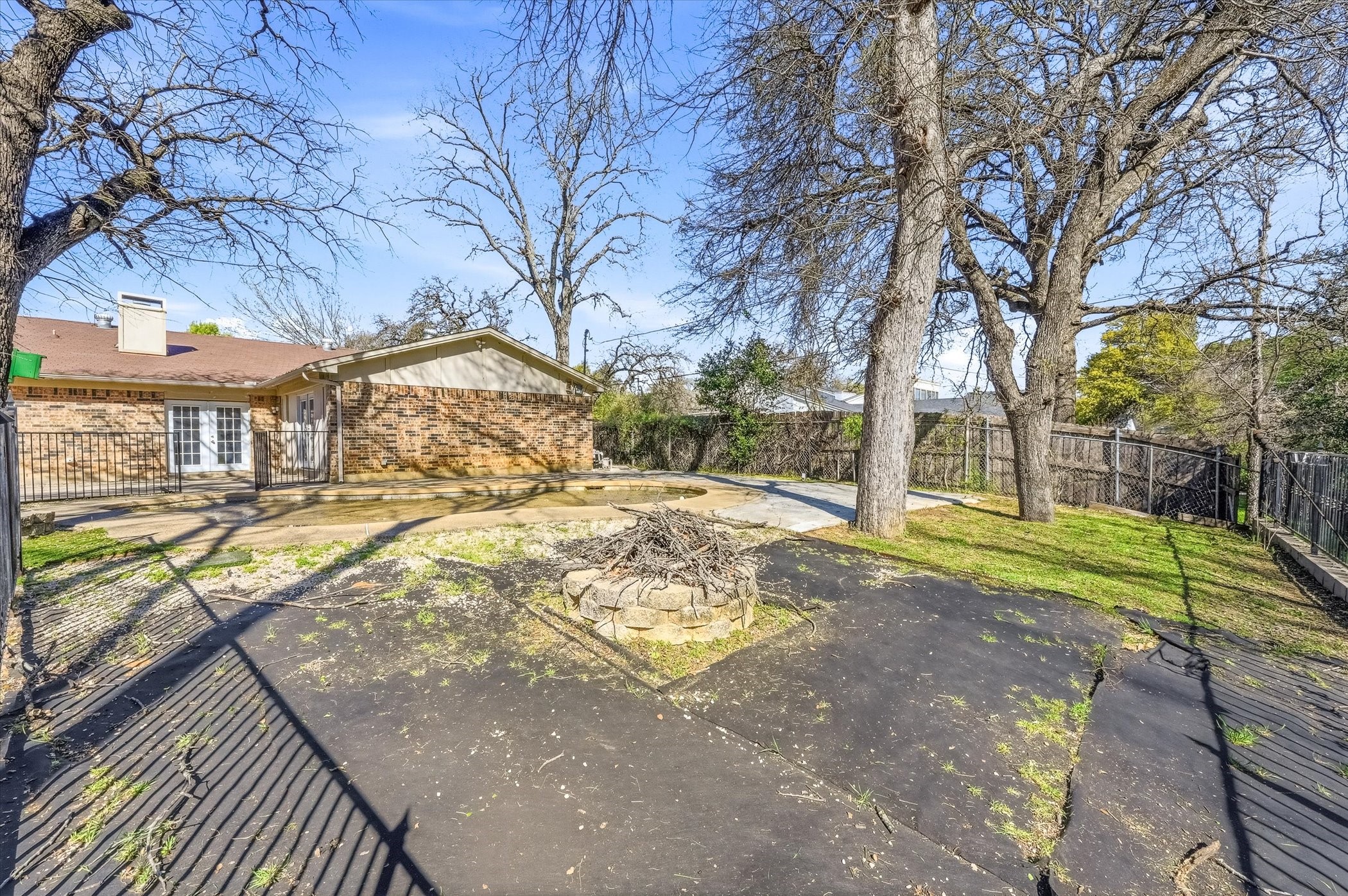 1503 N Fielder Road Arlington TX 76012