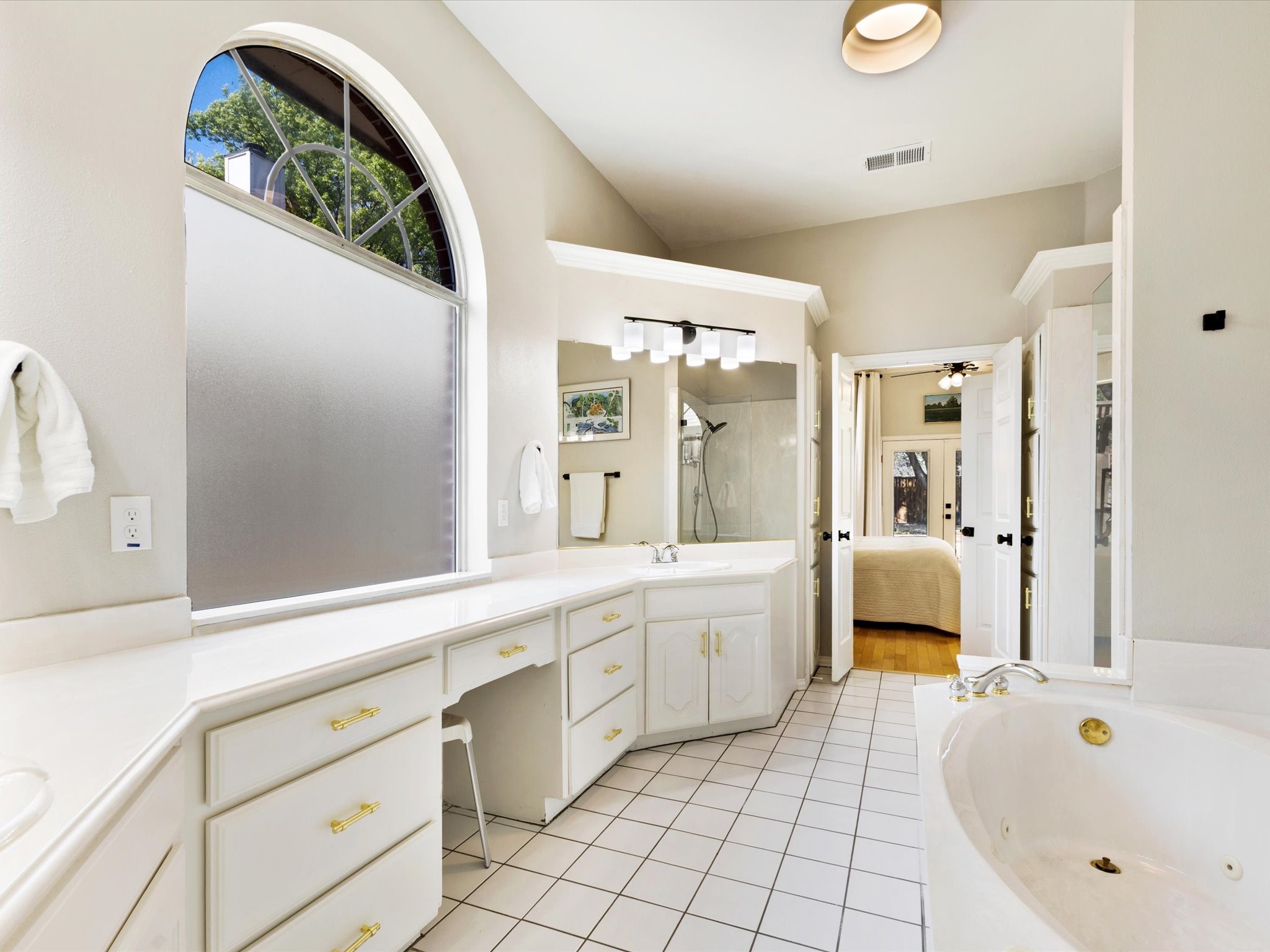 6207 Millwood Court Arlington TX 76016