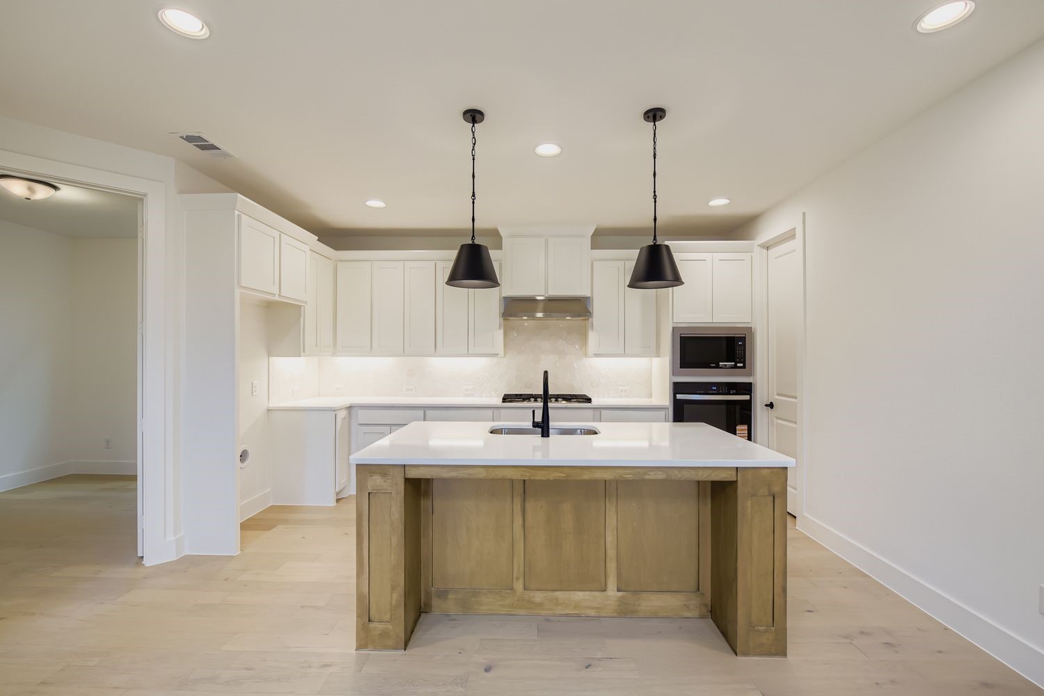 6048 Silverstein Street Fort Worth TX 76126