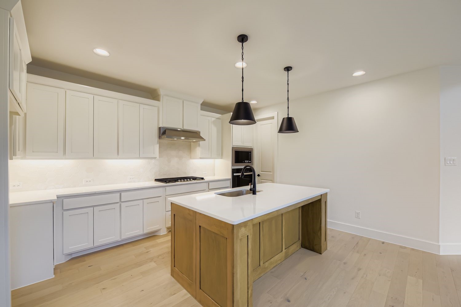 6048 Silverstein Street Fort Worth TX 76126