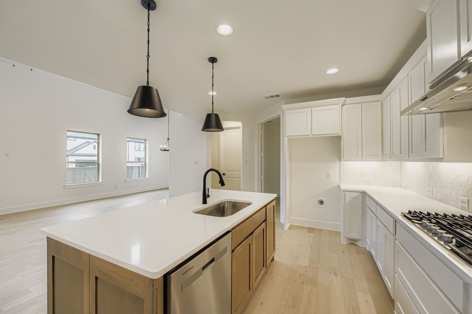 6048 Silverstein Street Fort Worth TX 76126
