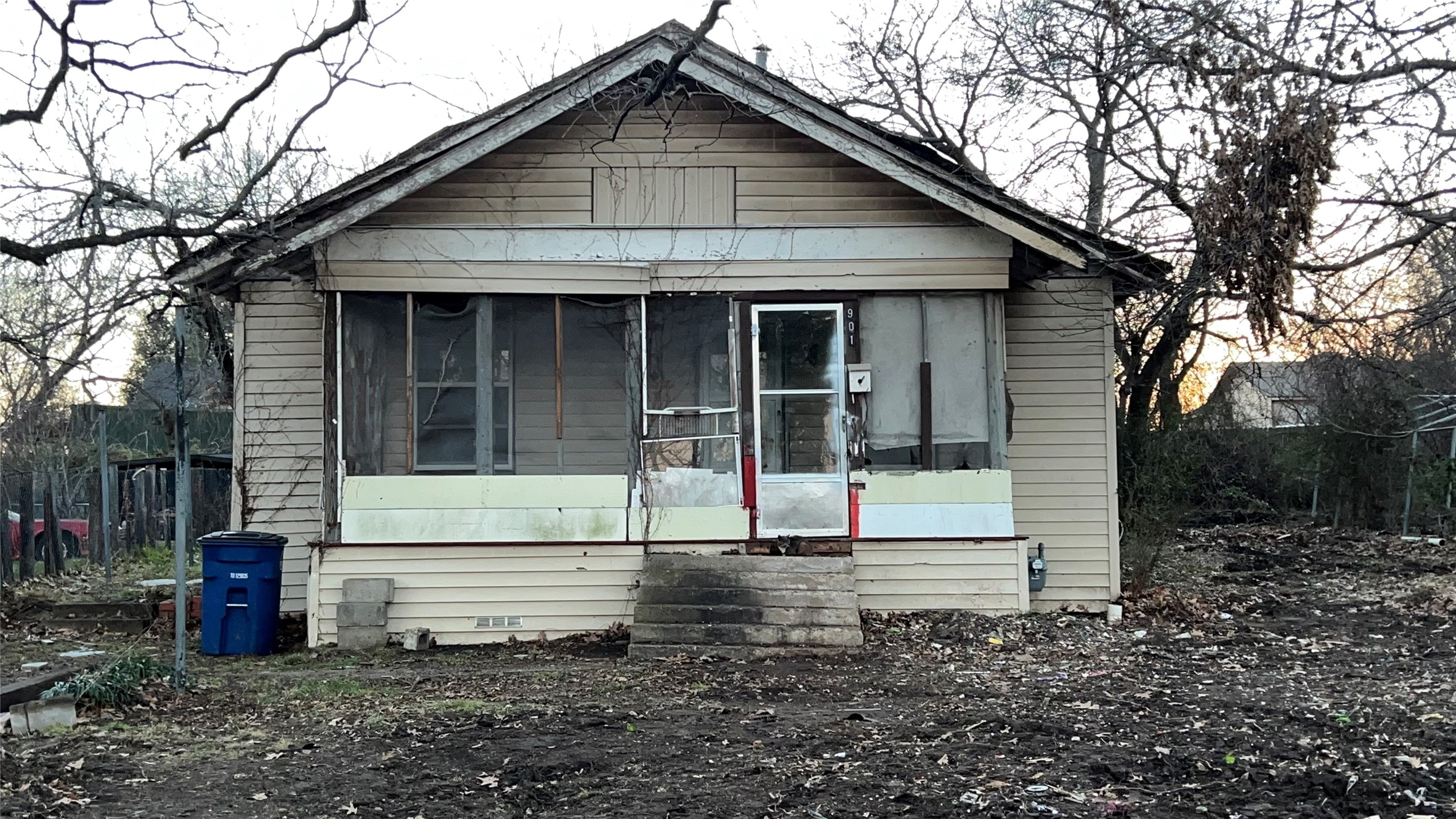 901 N Breckenridge Street Ennis TX 75119