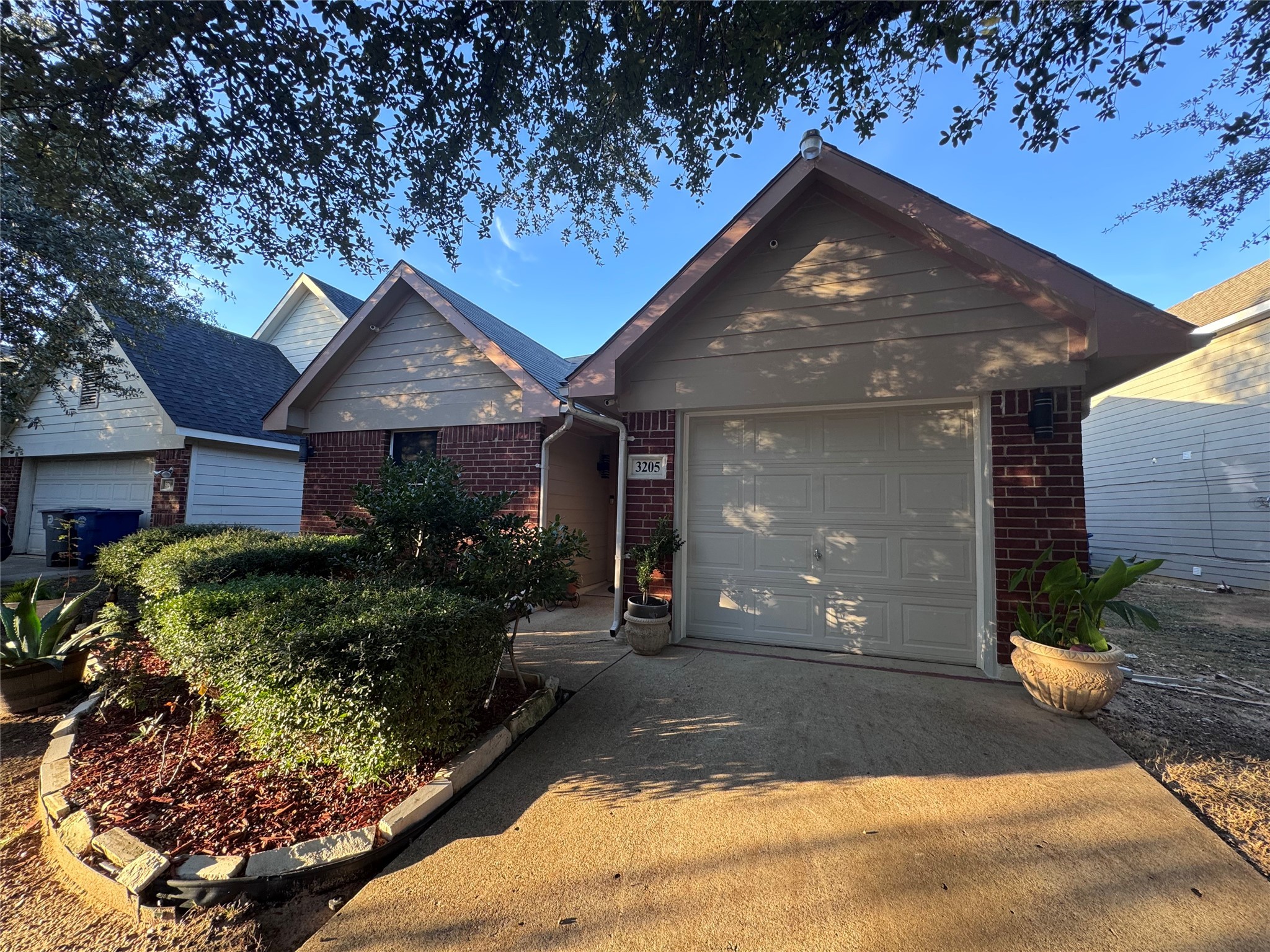 3205 Saint Monica Drive Dallas TX 75233