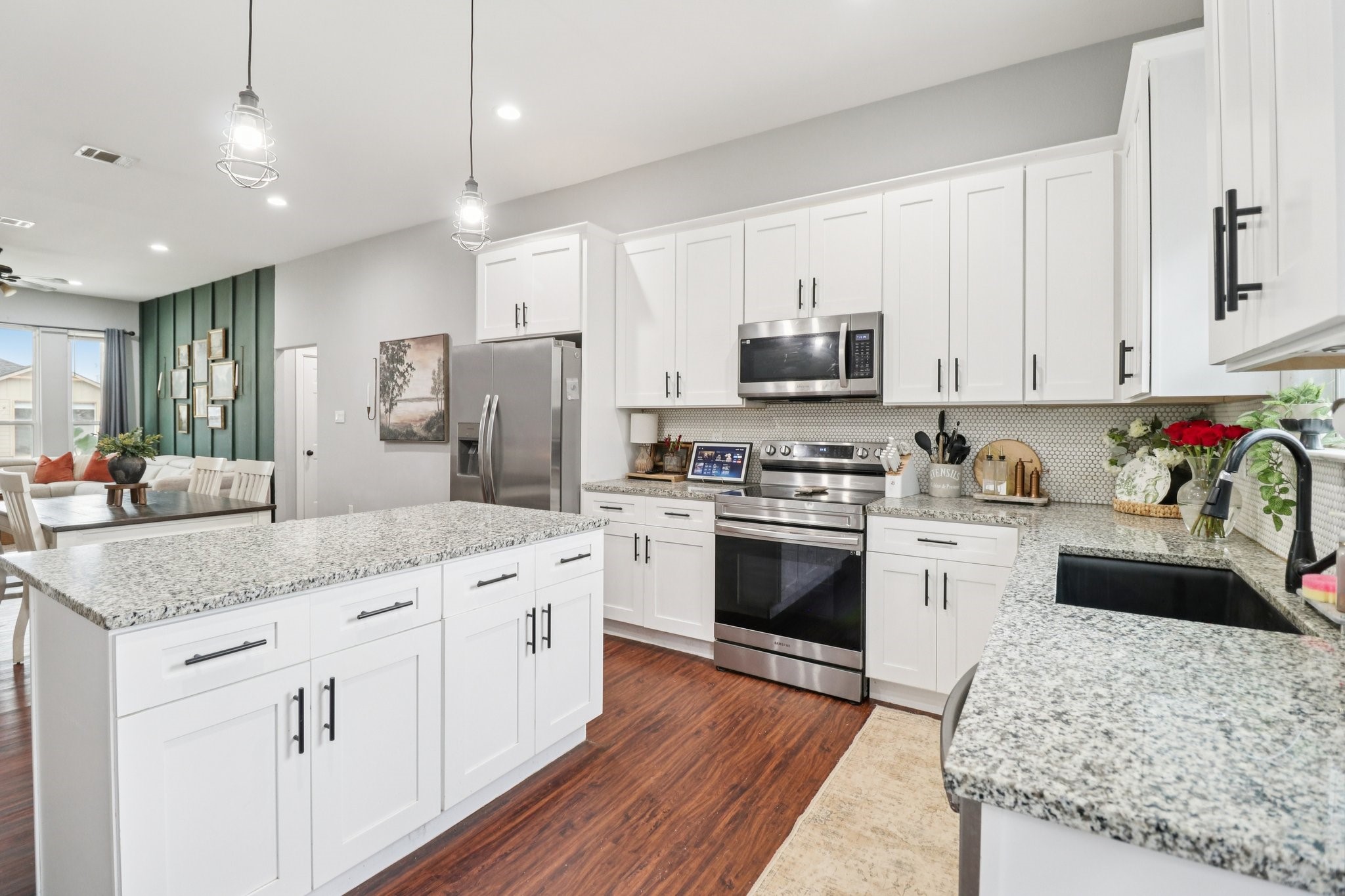 5719 Barkridge Drive Granbury TX 76048