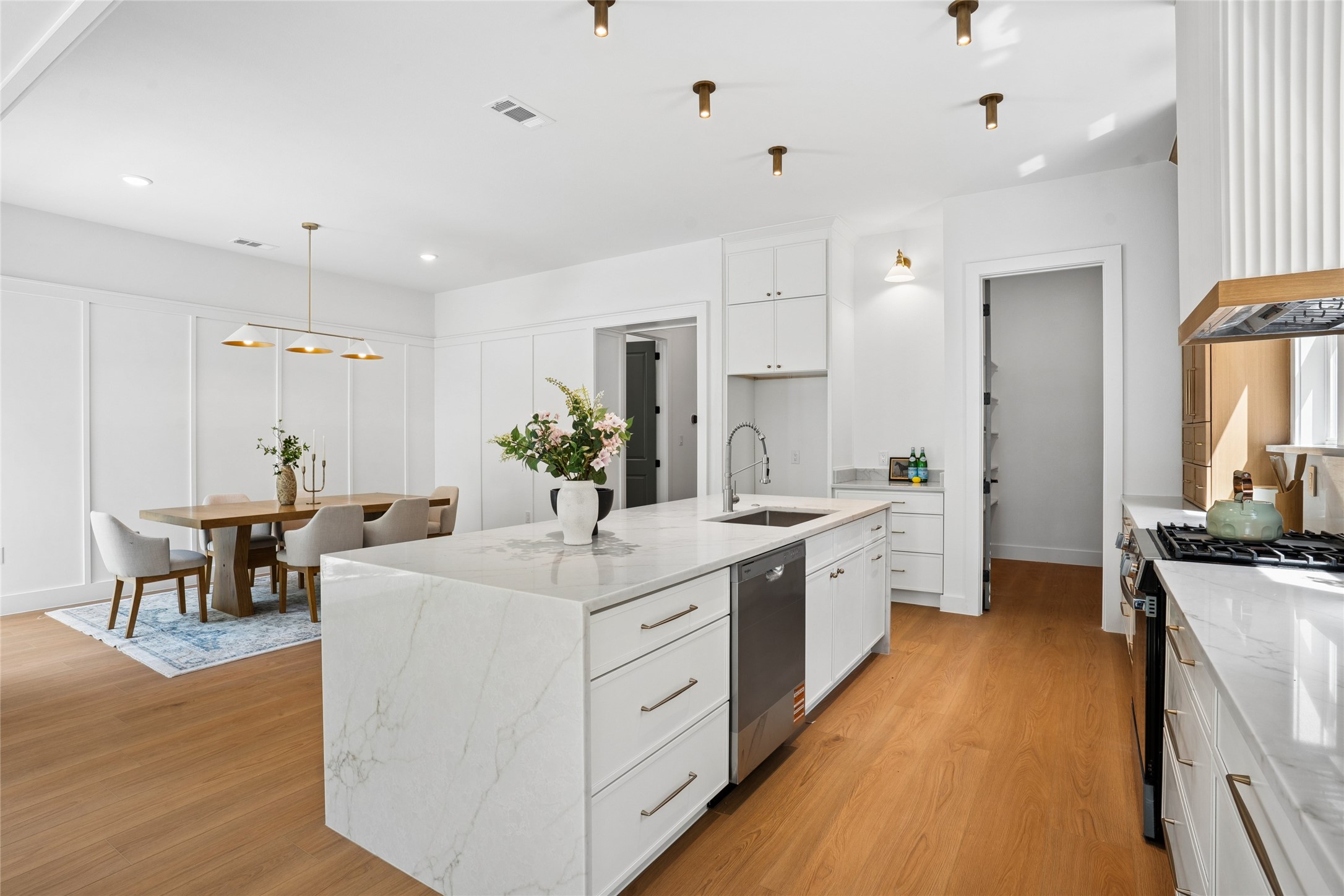 1510 Marfa Avenue Dallas TX 75216