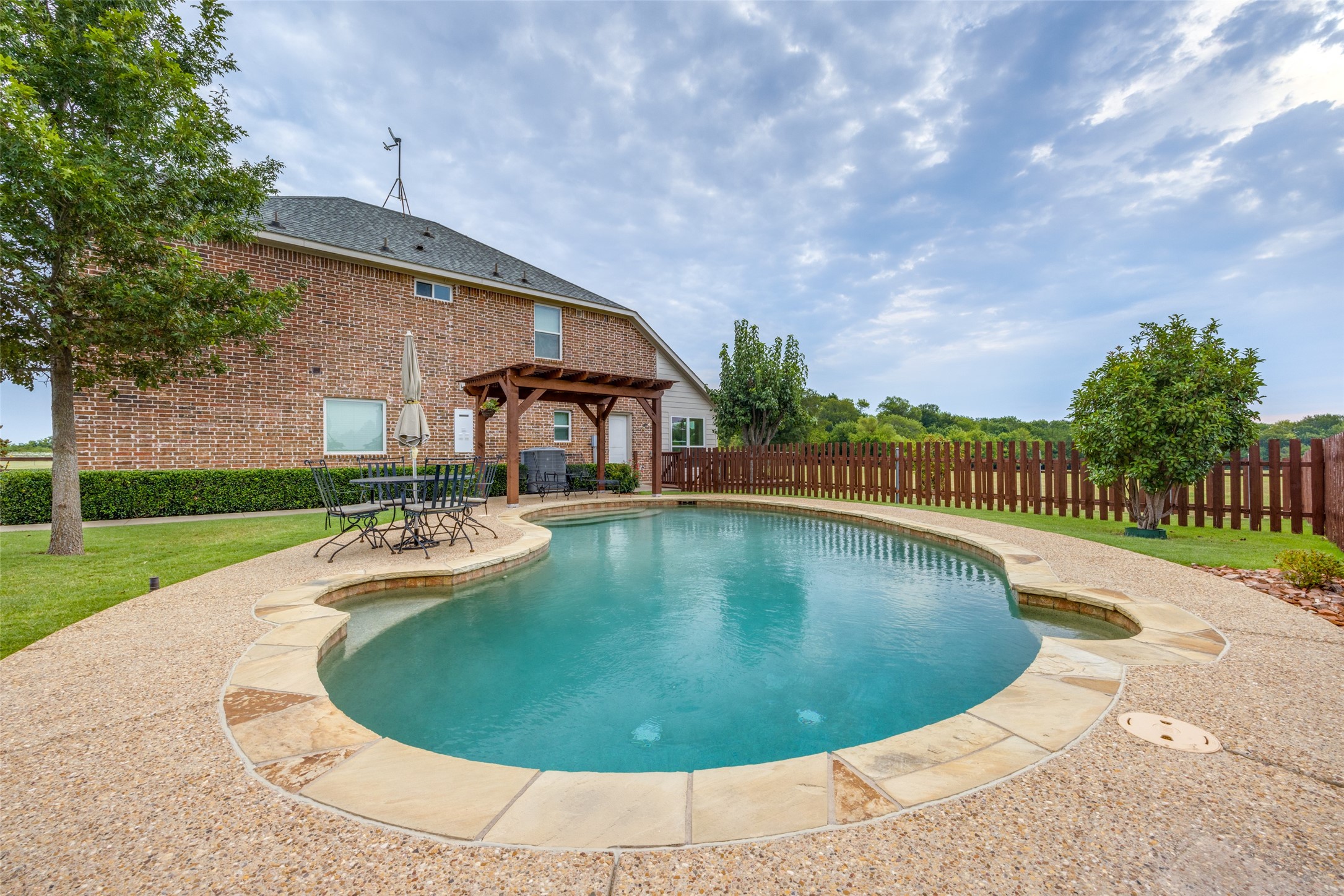 1400 Sears Road Bells TX 75414