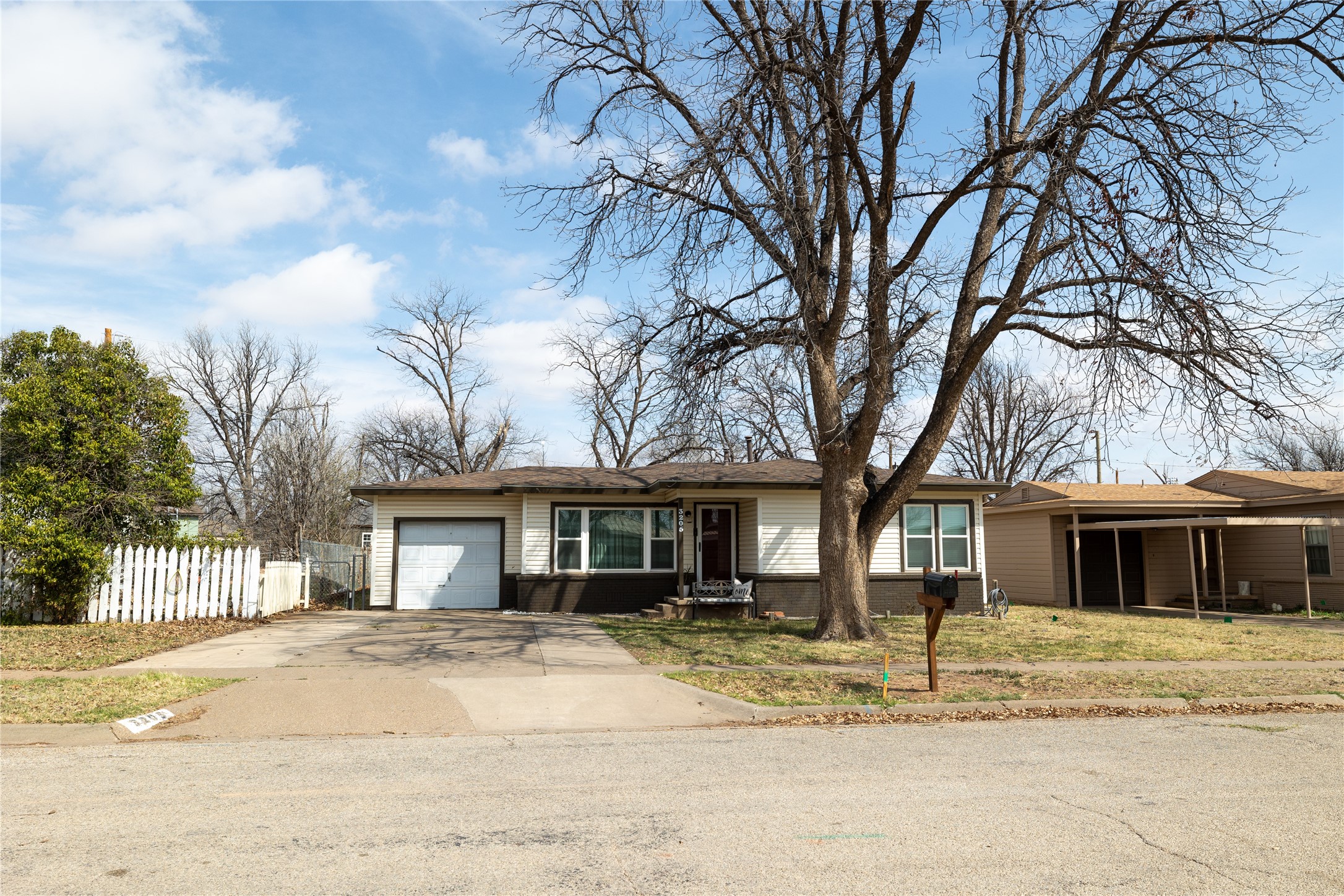3205 42nd Street Snyder TX 79549