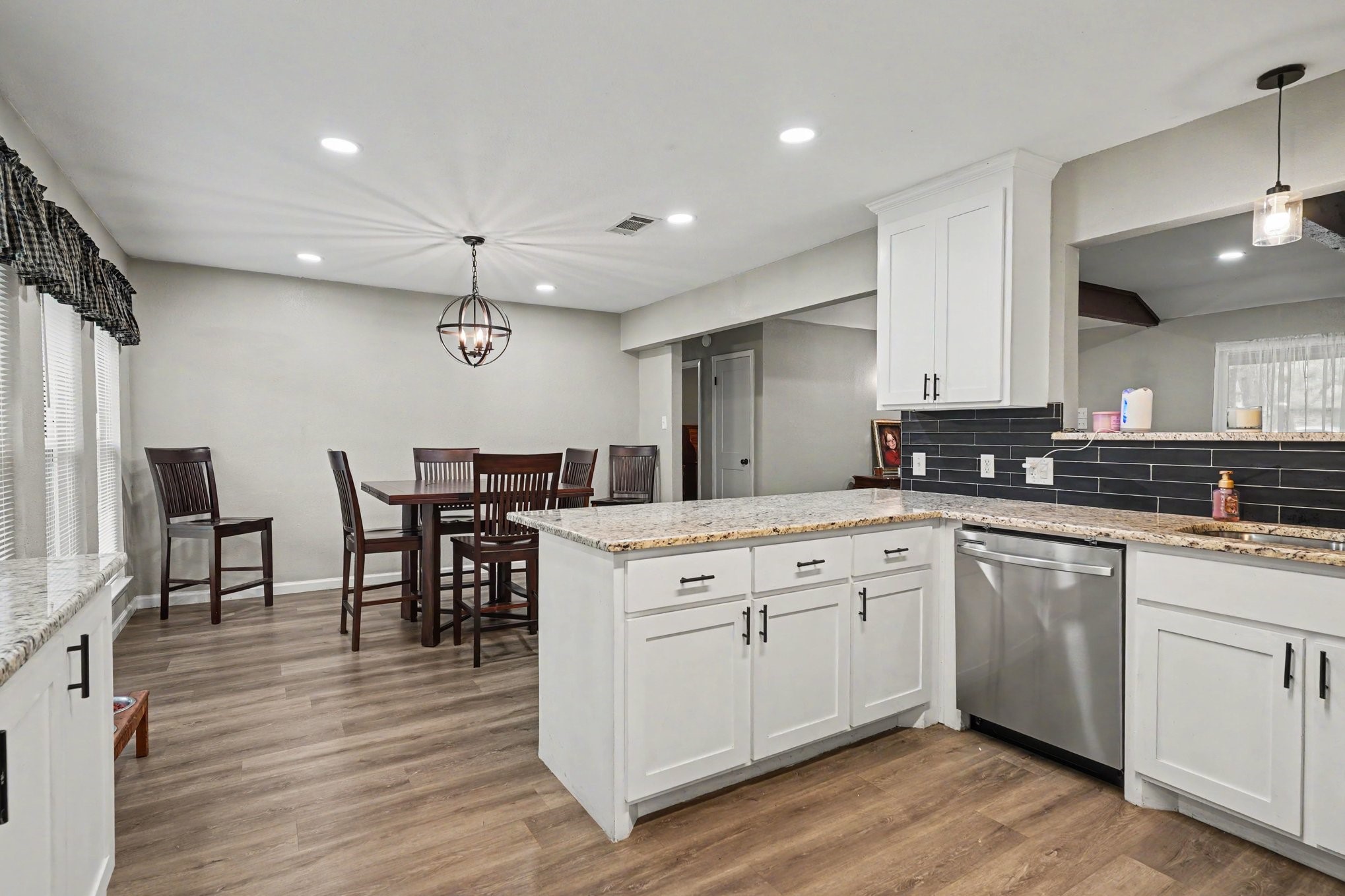 1908 Thousand Oaks Drive Burleson TX 76028