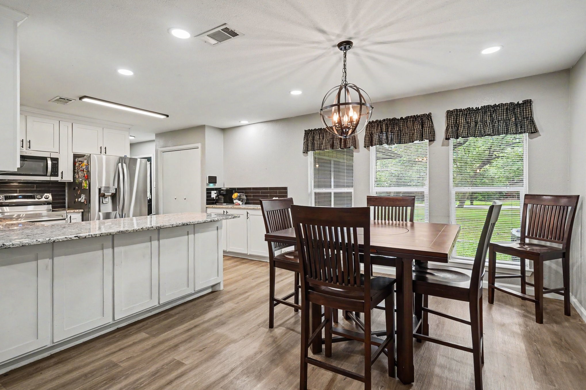 1908 Thousand Oaks Drive Burleson TX 76028