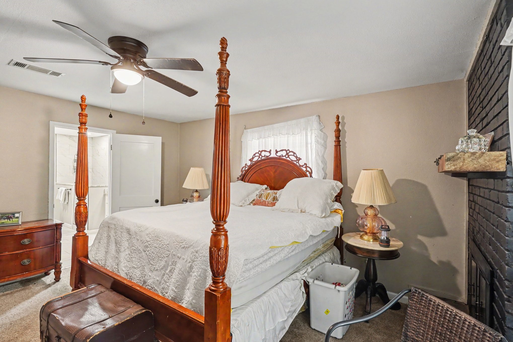 1908 Thousand Oaks Drive Burleson TX 76028