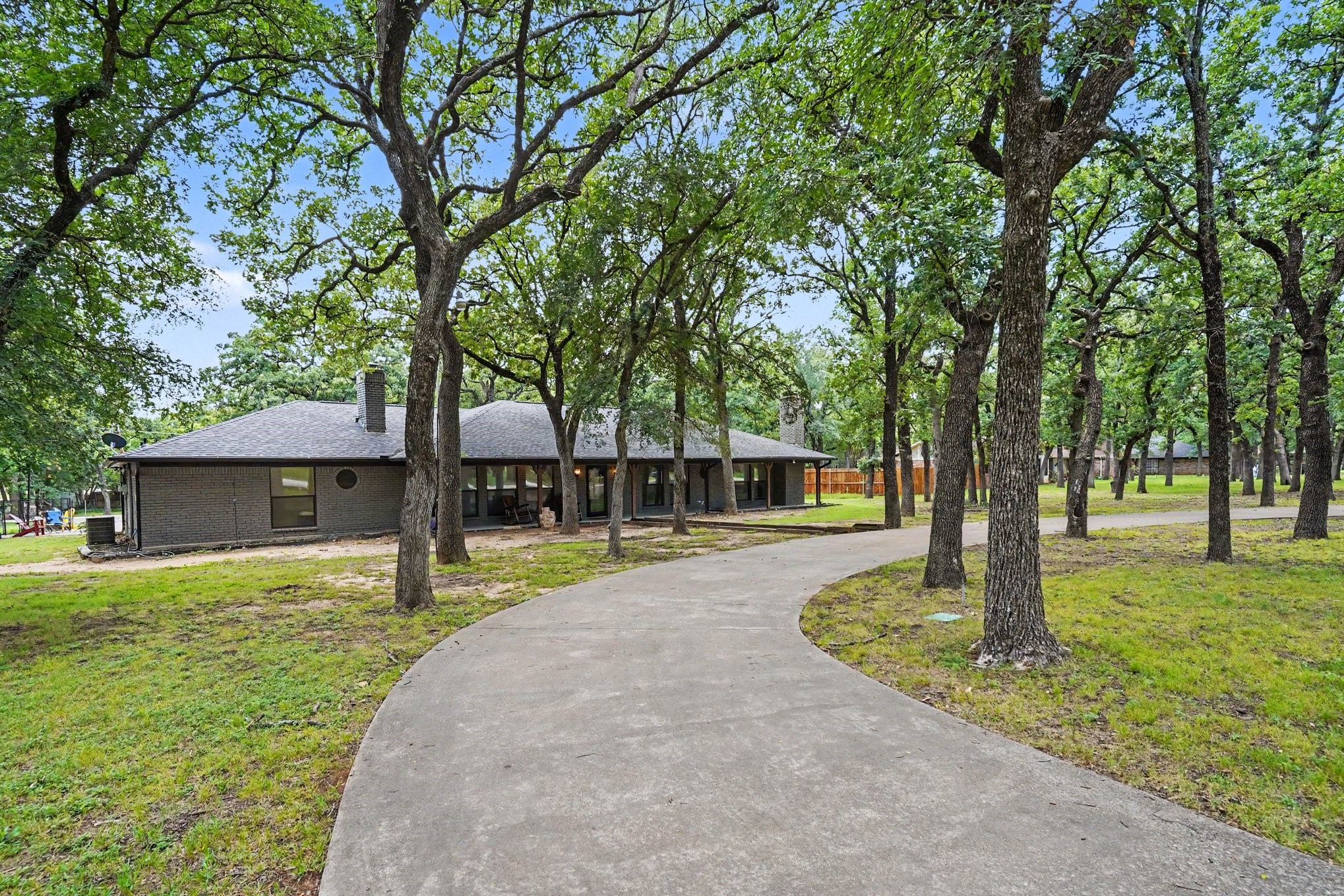 1908 Thousand Oaks Drive Burleson TX 76028