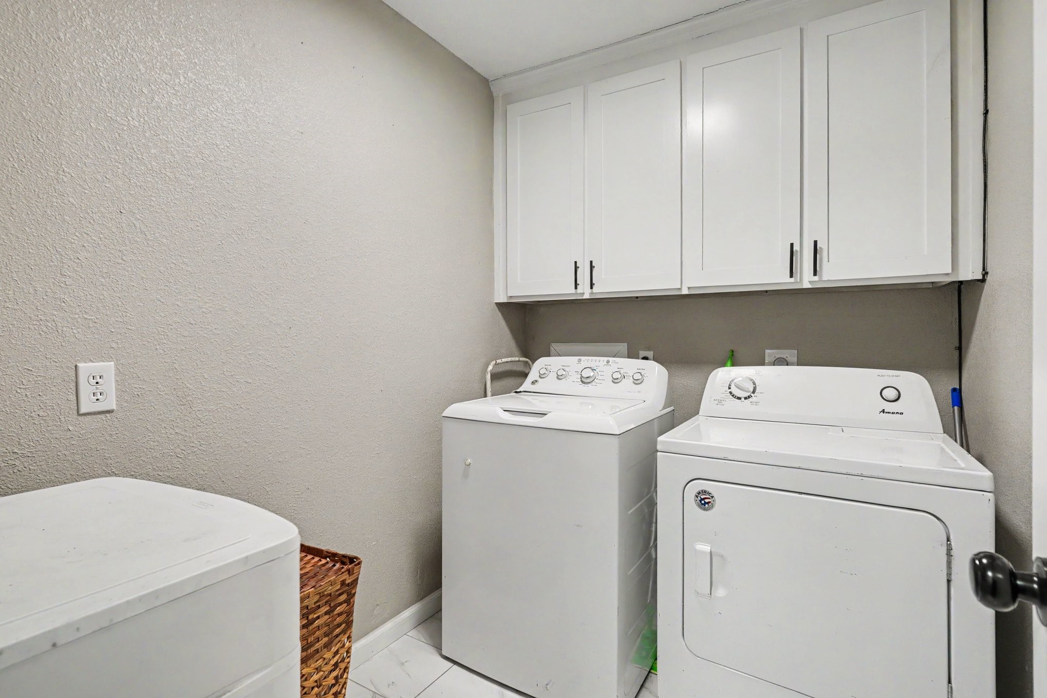 1908 Thousand Oaks Drive Burleson TX 76028