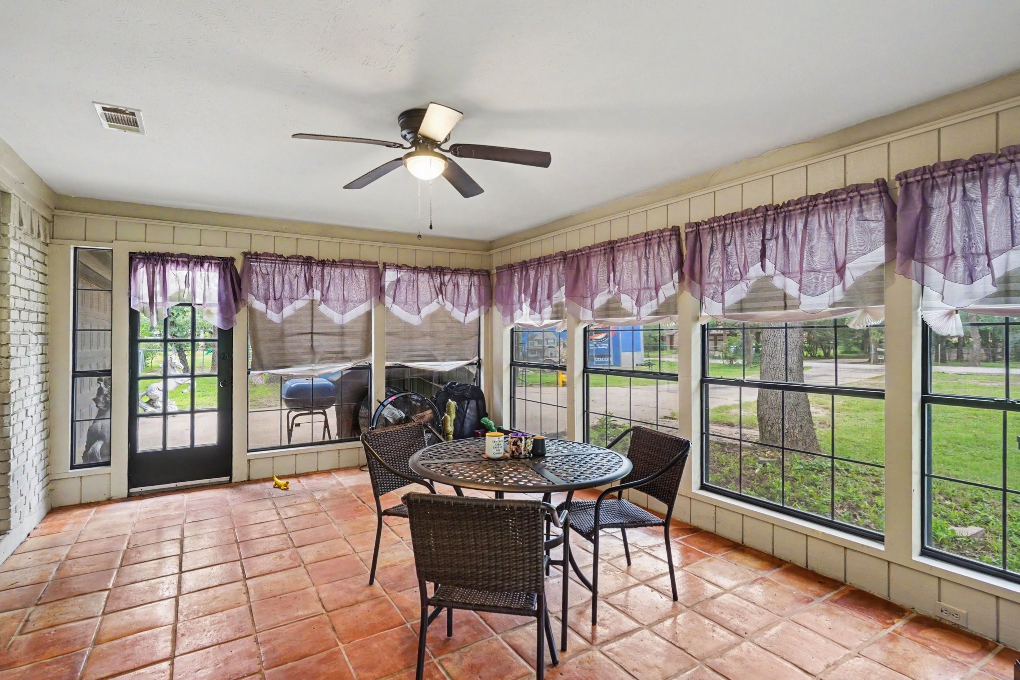 1908 Thousand Oaks Drive Burleson TX 76028