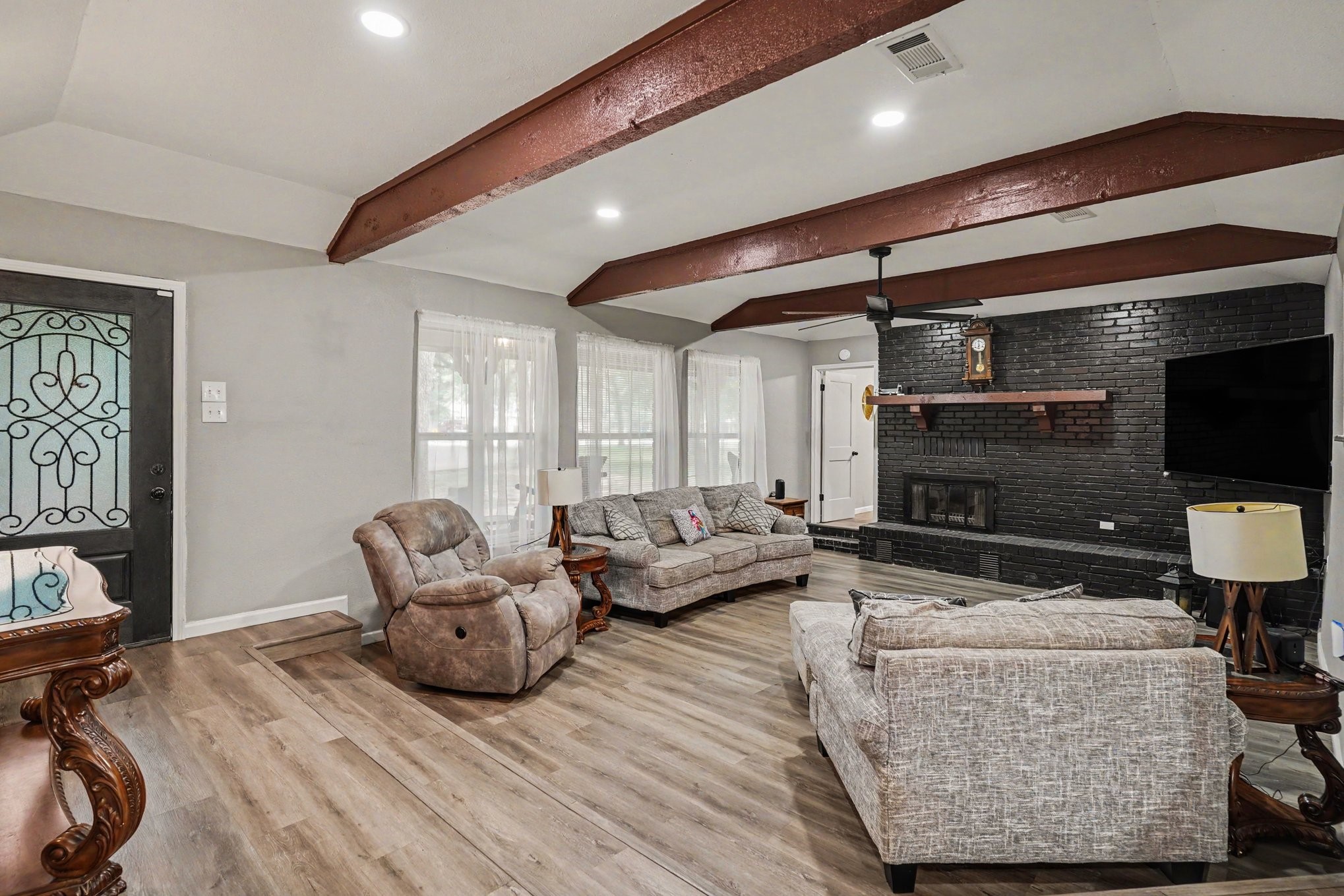 1908 Thousand Oaks Drive Burleson TX 76028