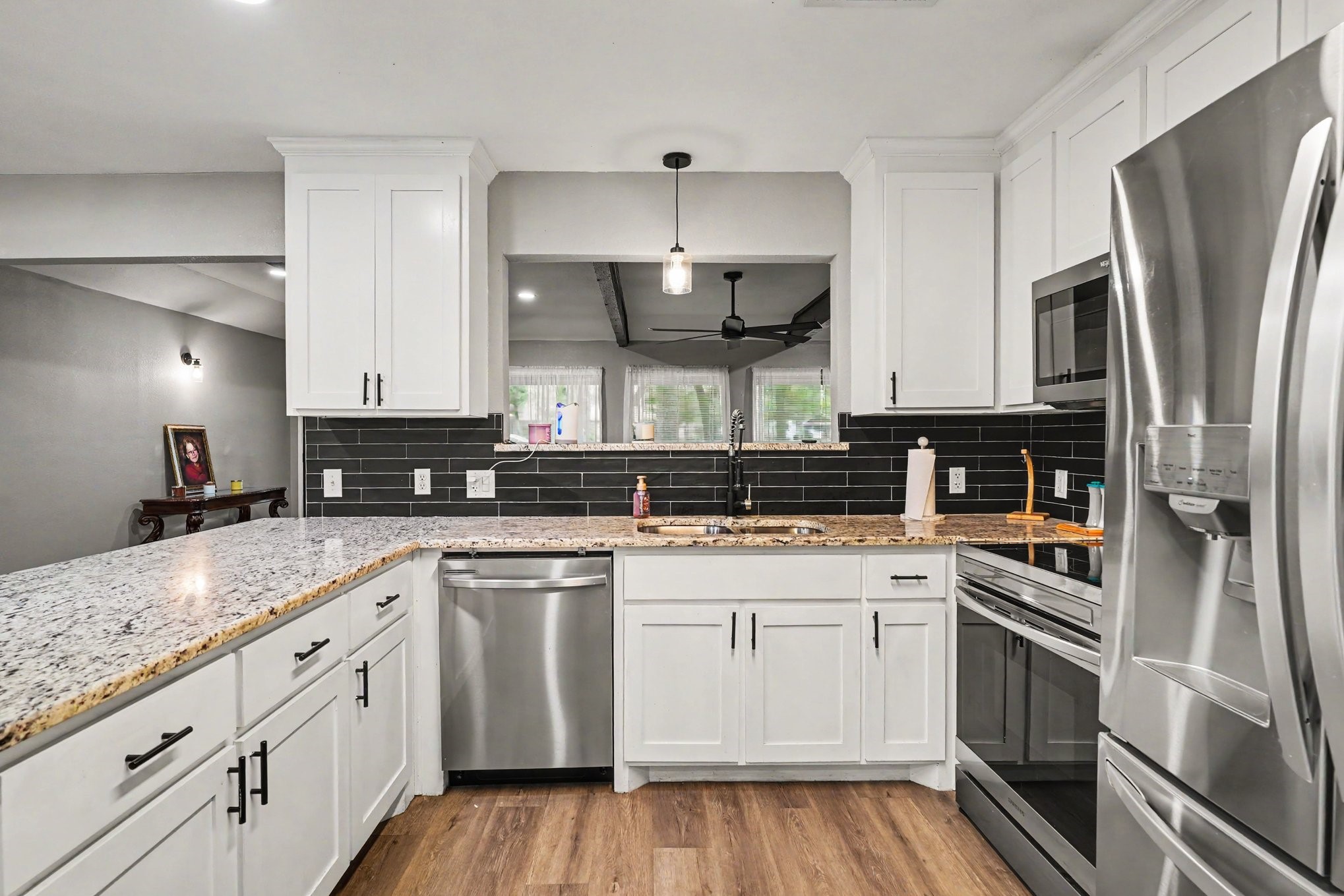 1908 Thousand Oaks Drive Burleson TX 76028