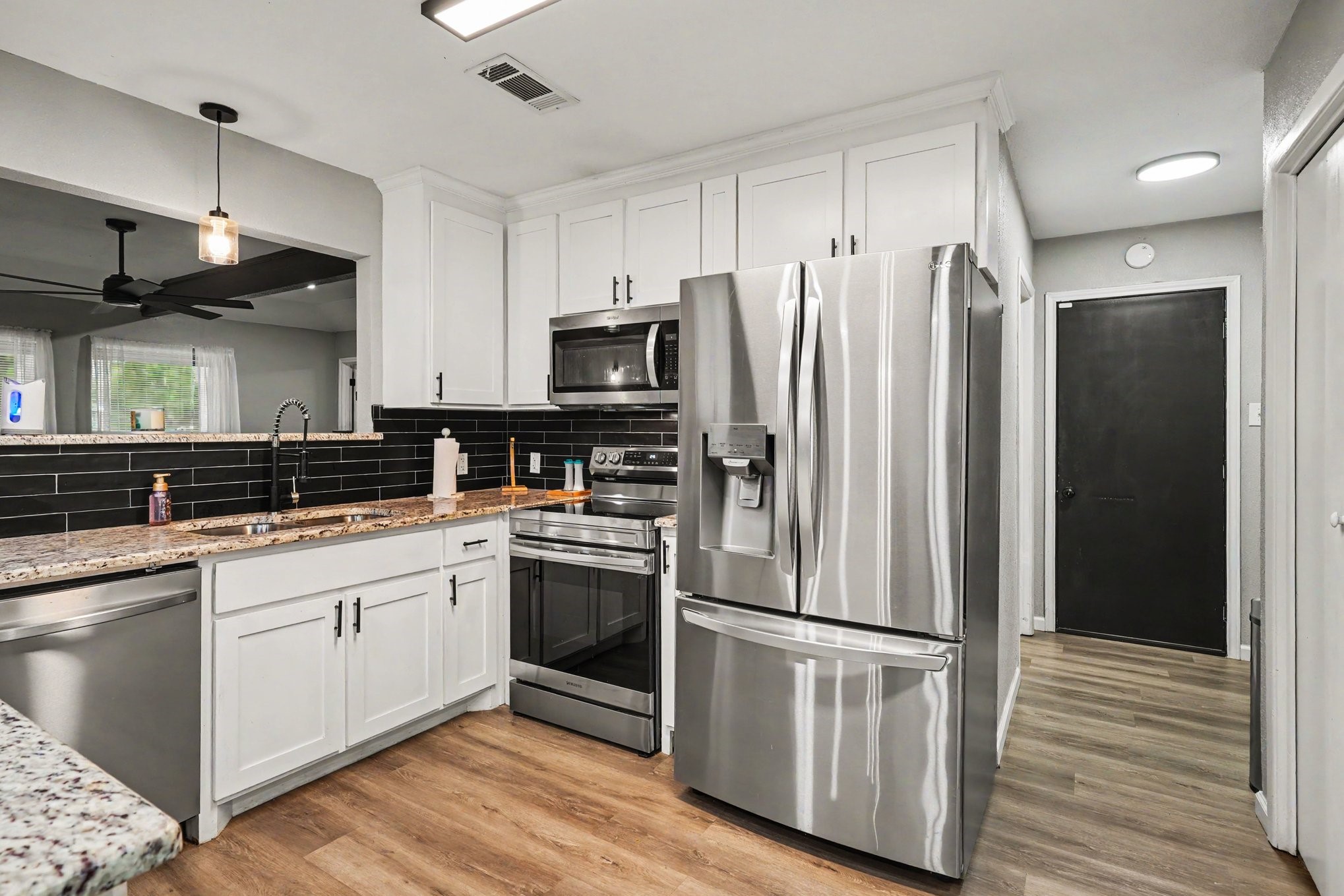 1908 Thousand Oaks Drive Burleson TX 76028