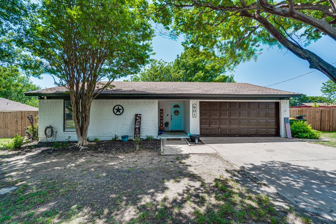 601 N Pearson Street Godley TX 76044