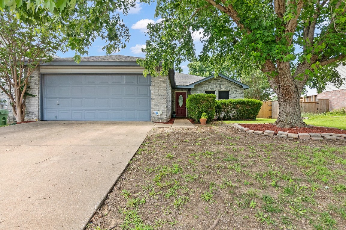 906 Salida Drive Arlington TX 76001
