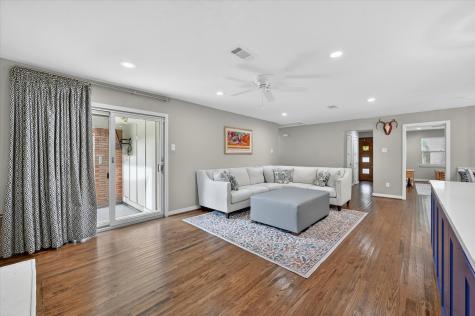 1132 N Cottonwood Drive Richardson TX 75080