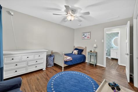 1132 N Cottonwood Drive Richardson TX 75080