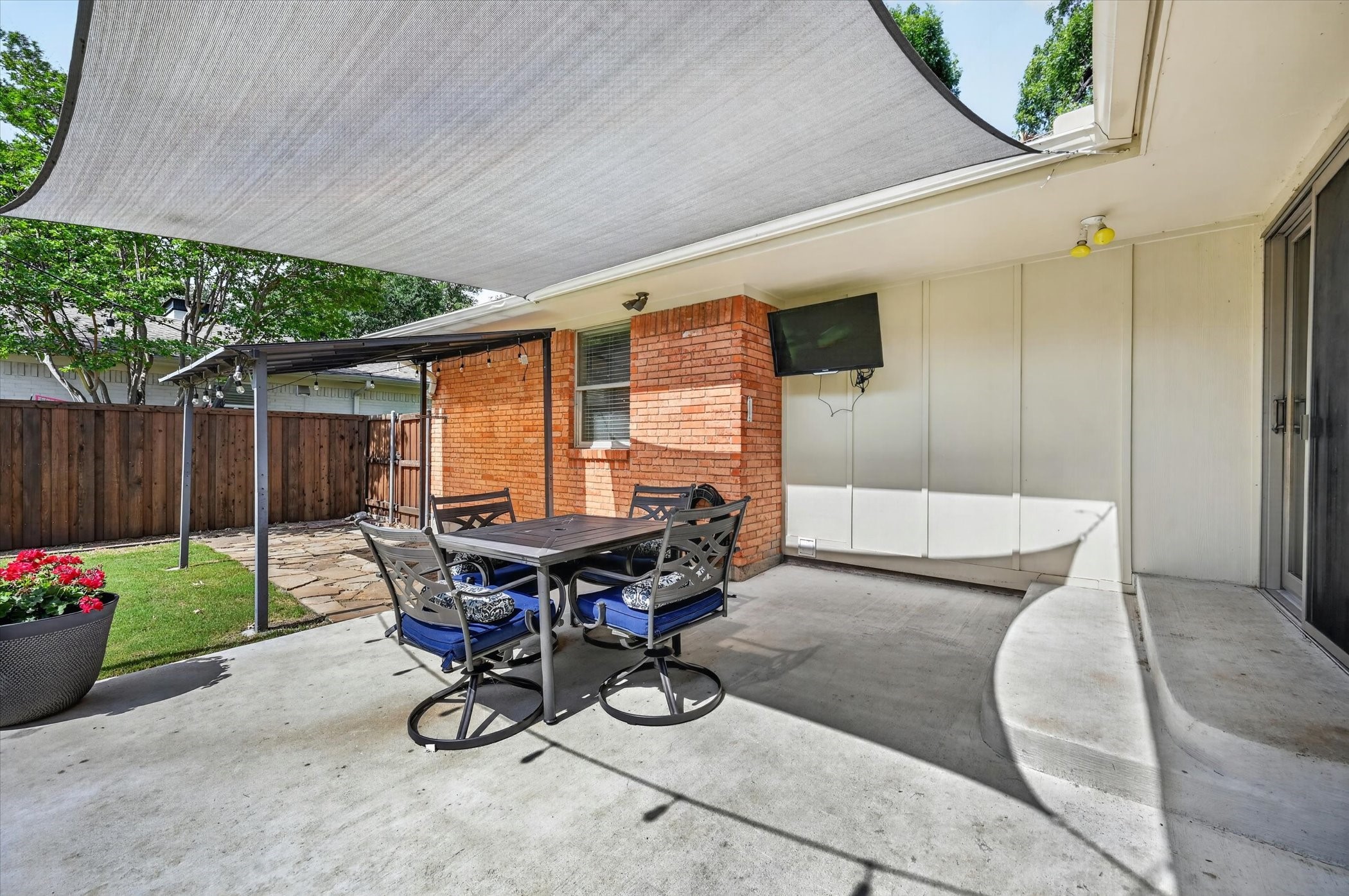 1132 N Cottonwood Drive Richardson TX 75080