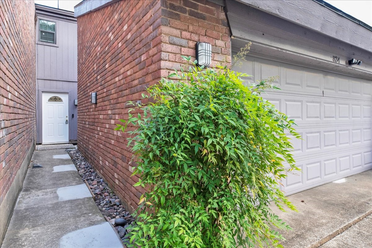 834 Clarissa Place Garland TX 75040
