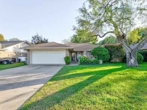 1320 Timbercreek Road Benbrook TX 76126