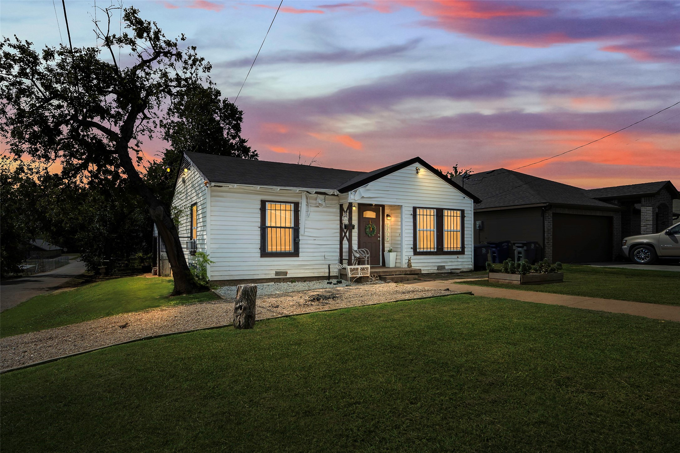 1442 Hudspeth Avenue Dallas TX 75216
