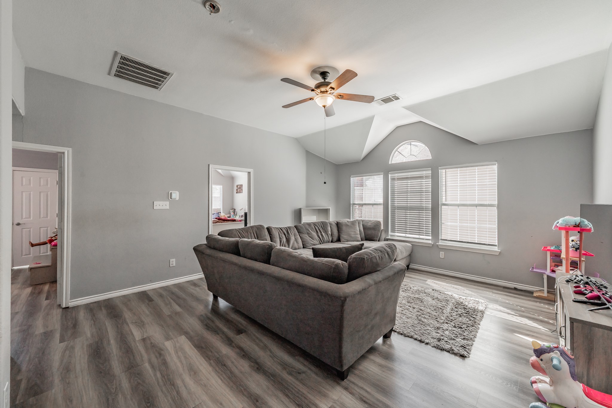 5243 W Cove Way Grand Prairie TX 75052
