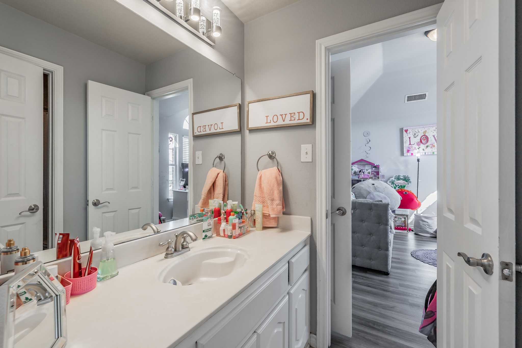 5243 W Cove Way Grand Prairie TX 75052