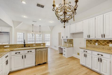 27 Wellington Oaks Circle Denton TX 76210