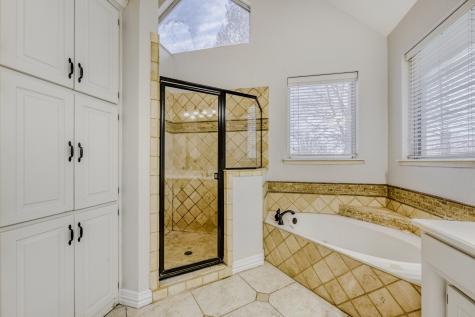 27 Wellington Oaks Circle Denton TX 76210