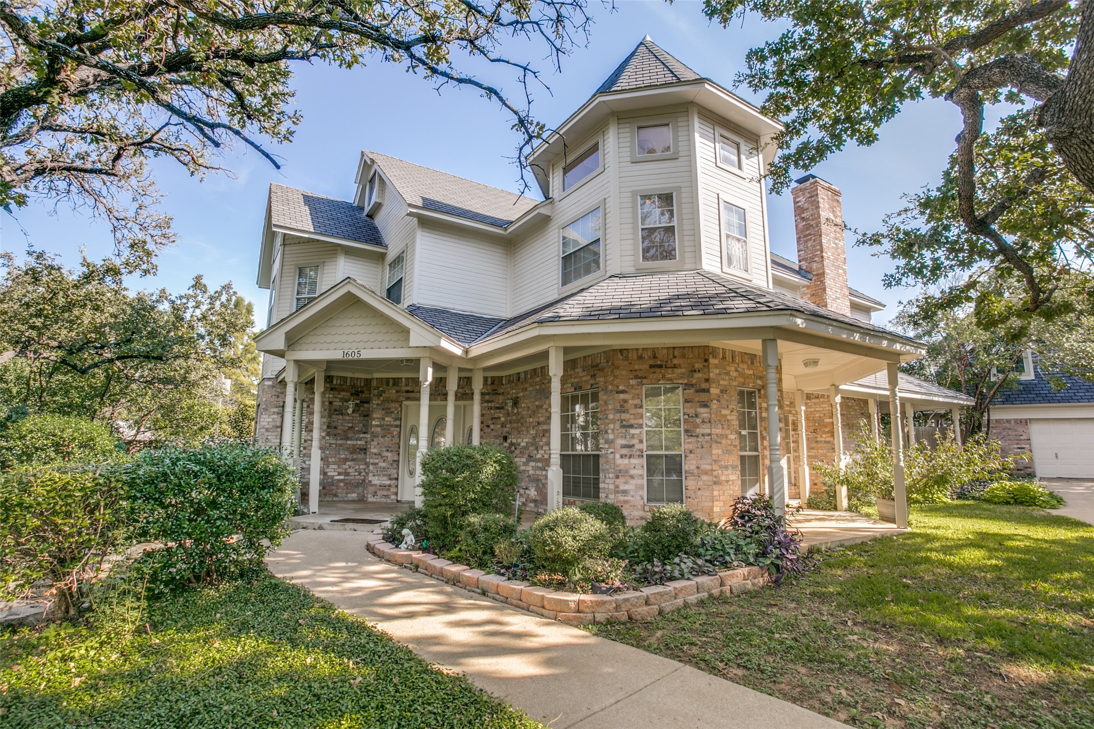 1605 Michael Court Bedford TX 76022