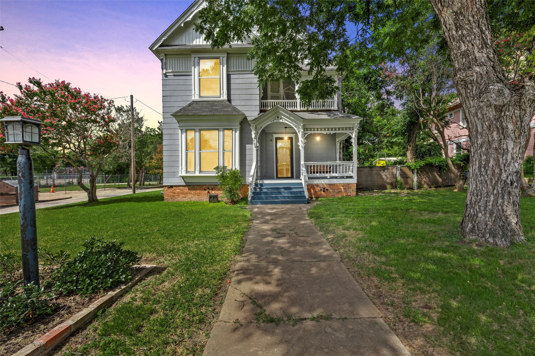 702 N 15th Street Waco TX 76707
