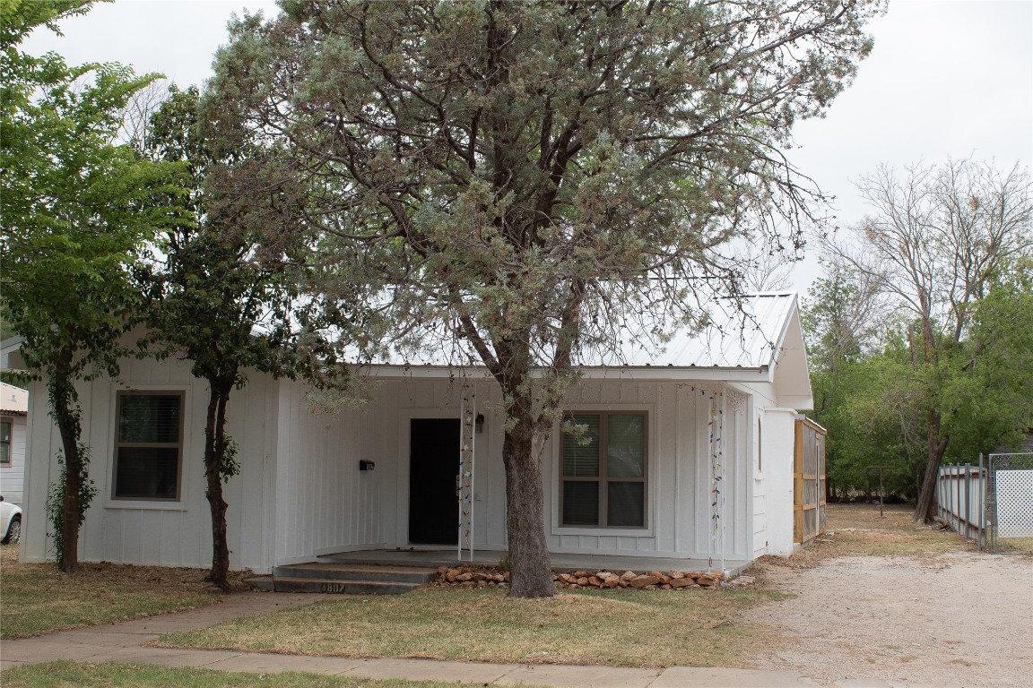 1807 2nd Street Brownwood TX 76801