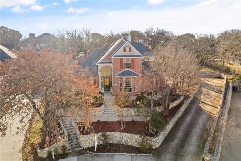 816 Lake View Court E Crowley TX 76036