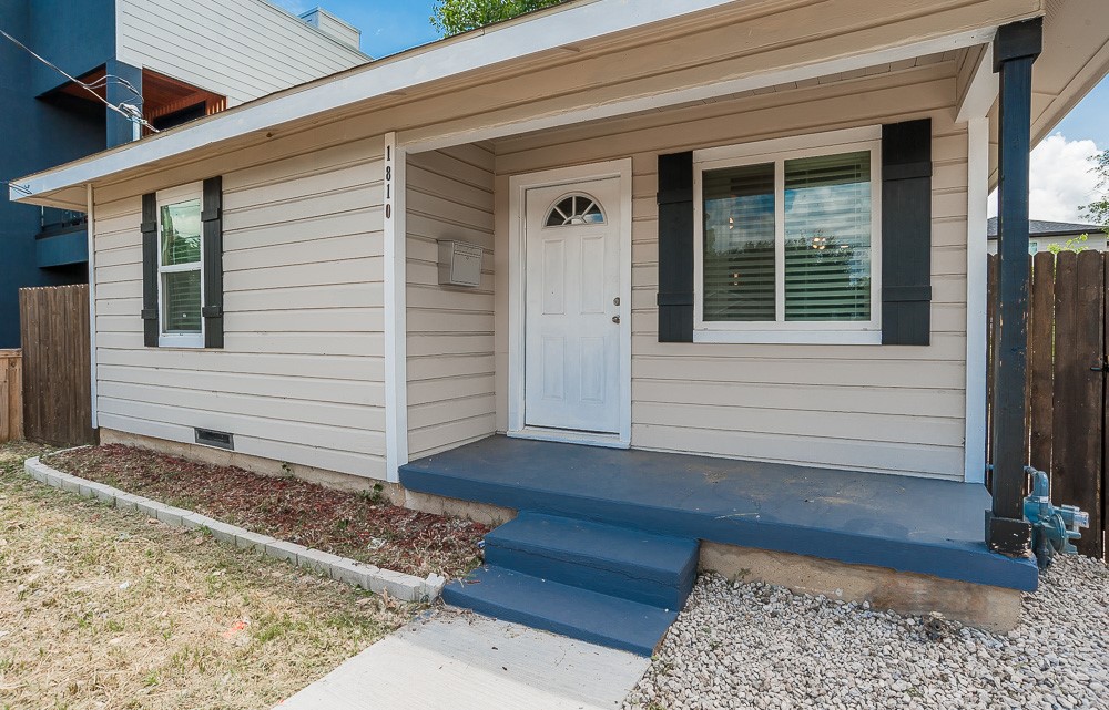 1810 Shaw Street Dallas TX 75212