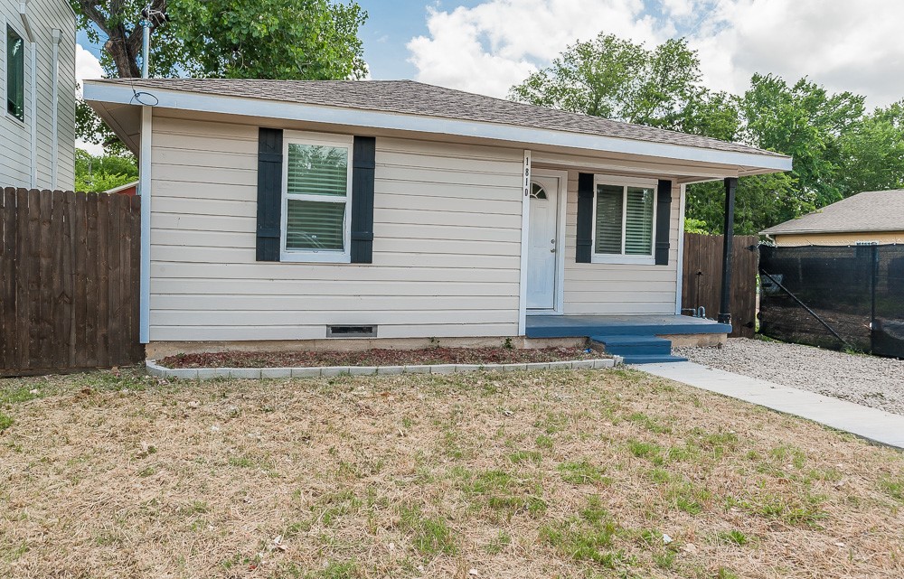 1810 Shaw Street Dallas TX 75212